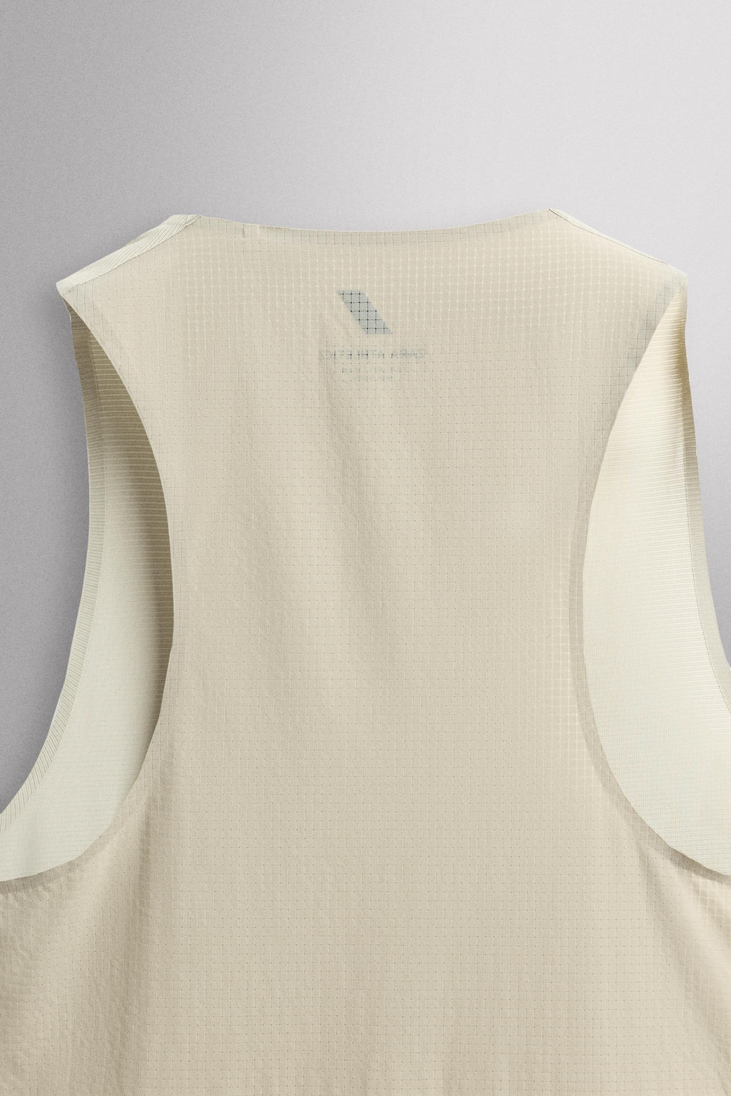 CAMISETA TANK LIGERA RUNNING / Verde gris