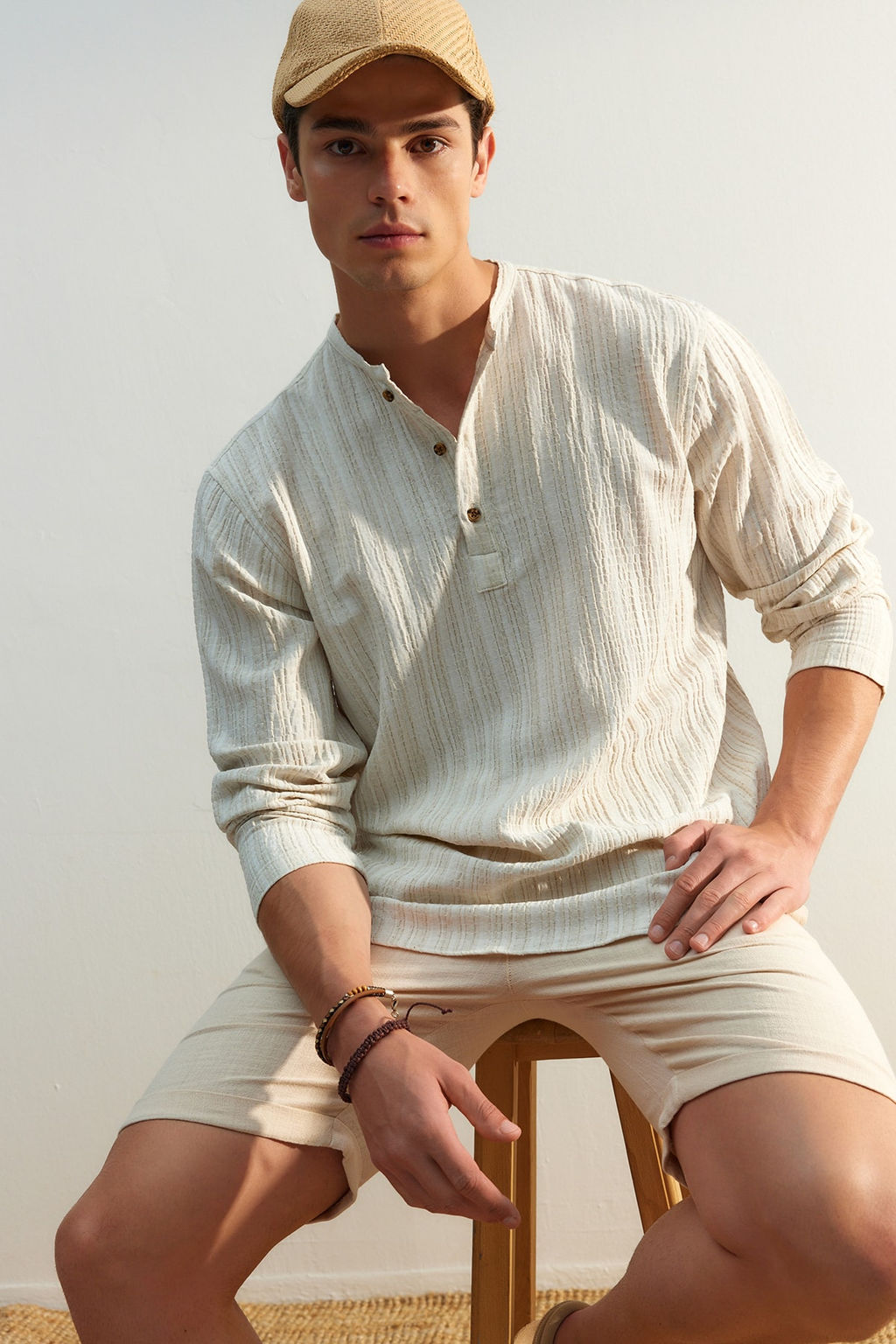 TRENDYOL MAN Ekru Relaxed Fit Keten Icerikli Gomlek TMNSS23GO00121 - Trendyolmilla фото 3