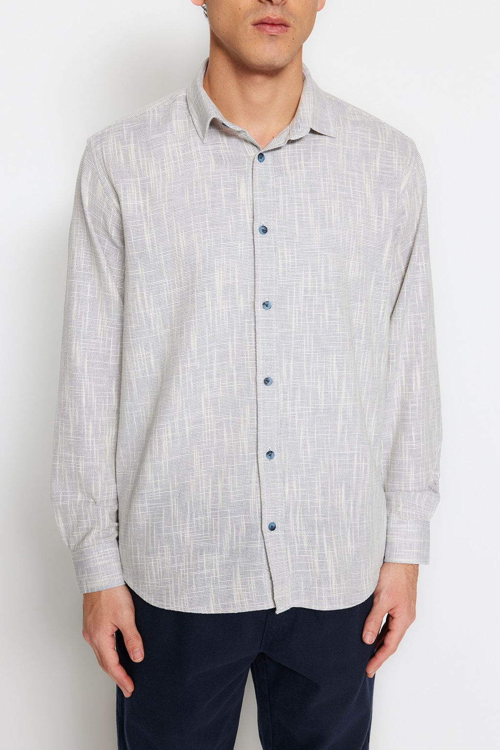 Mavi Regular Fit %100 Pamuk Keten Gorunumlu Gomlek TMNSS23GO00111