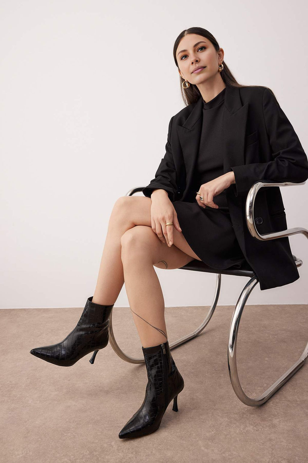 Siyah Timsah Derisi Gorunumlu Ince Topuklu Bilekte Kad?n Bot
TAKAW26BO00058 - Trendyolmilla фото 2