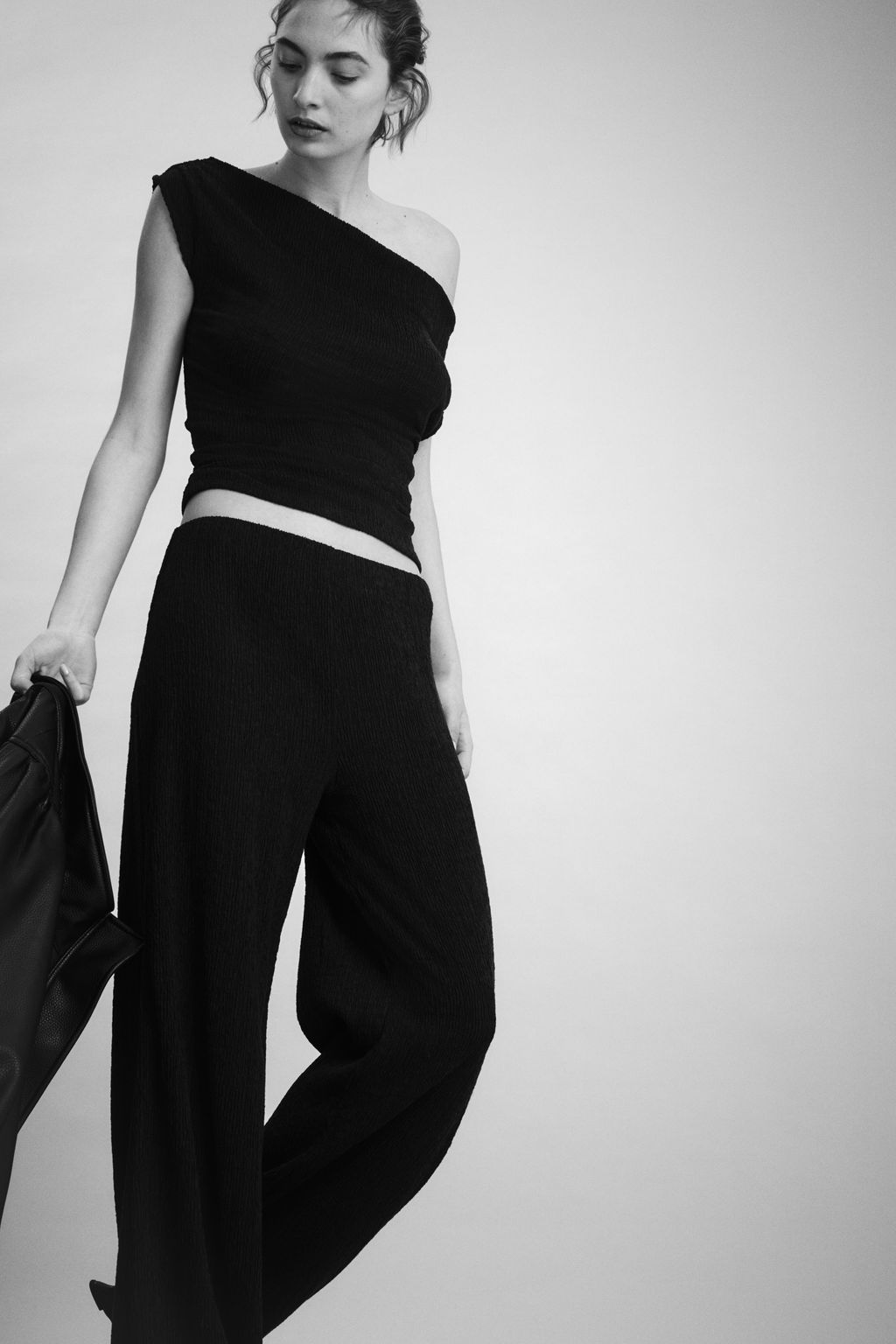 Pantal?n efecto arrugado con cintura el?stica - H&m фото 5