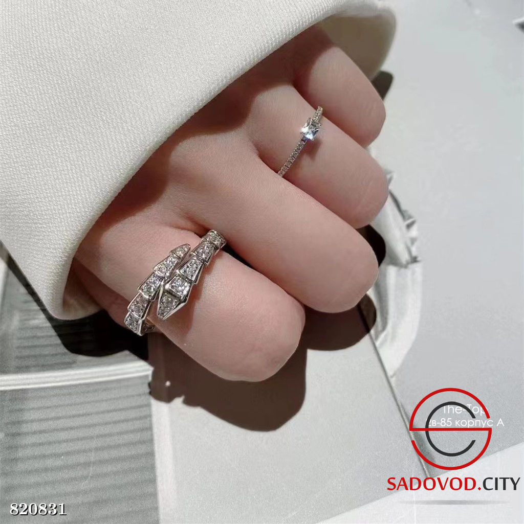 Колечко змея со стразами