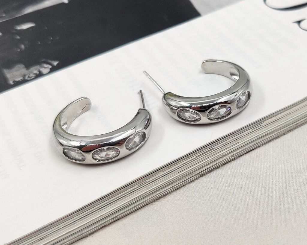 Серьги стильные