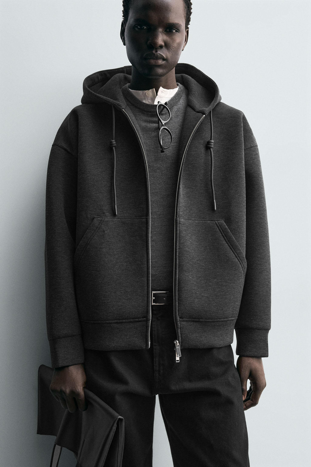 SUDADERA T?CNICA RELAXED FIT CAPUCHA / Gris oscuro - Zara фото 5