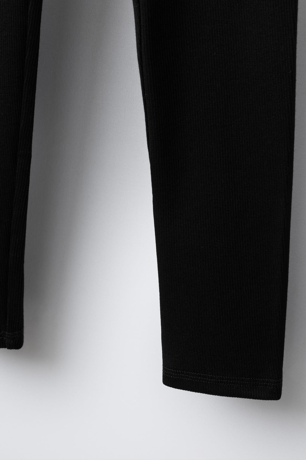 LEGGING RIB CON MODAL ETIQUETA / Negro - Zara фото 4