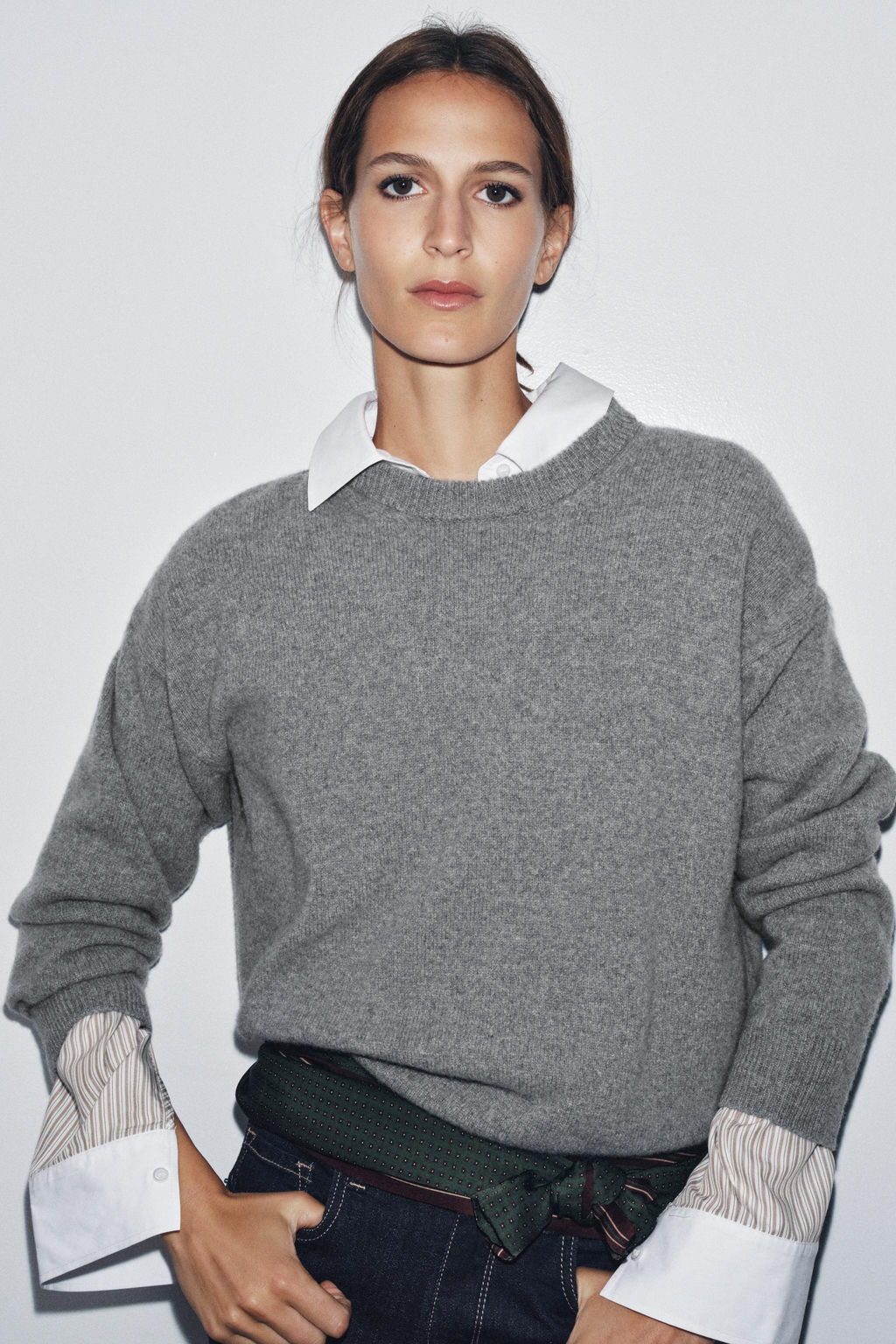 CASHMERE AND WOOL LONG SLEEVE SWEATER