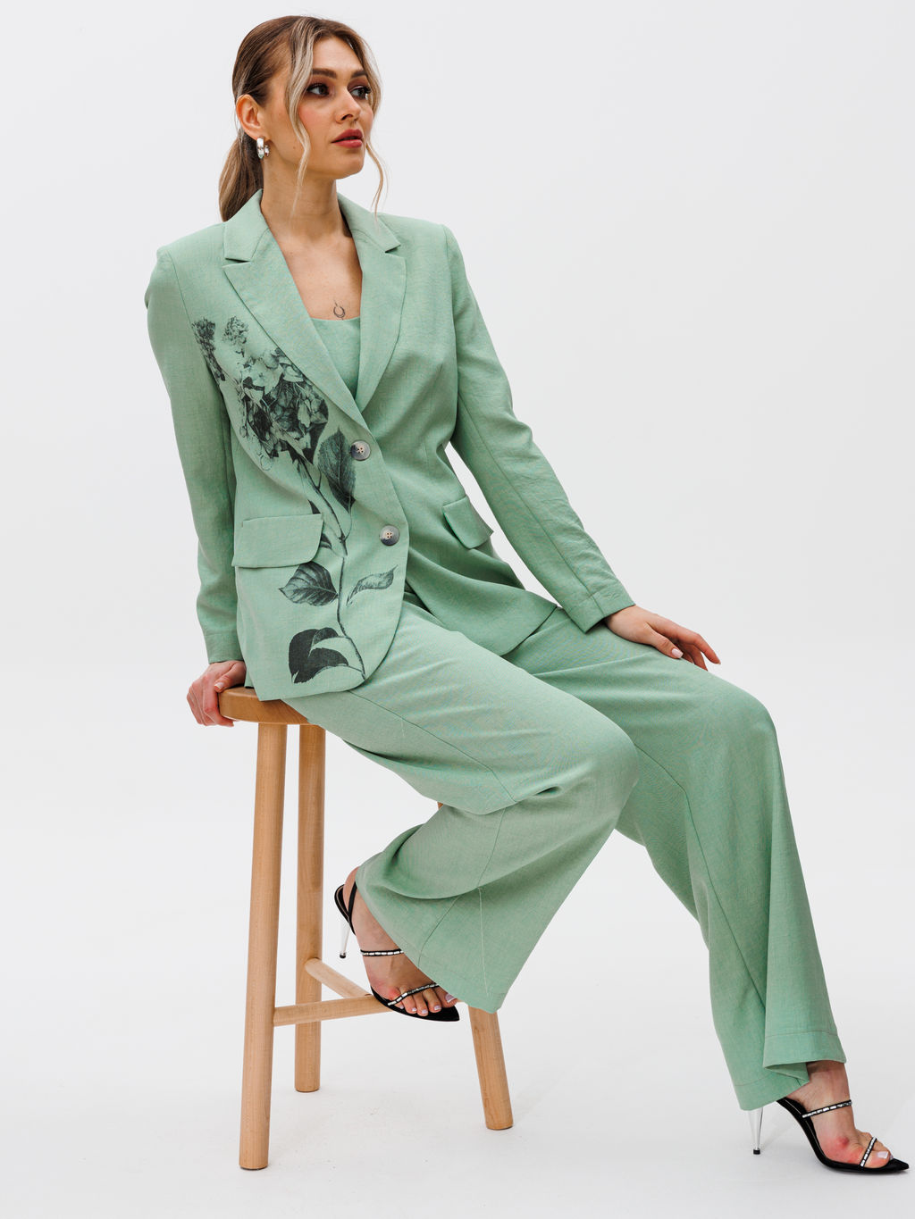 Костюм из жакета, топа и брюк. - Gizart фото 20