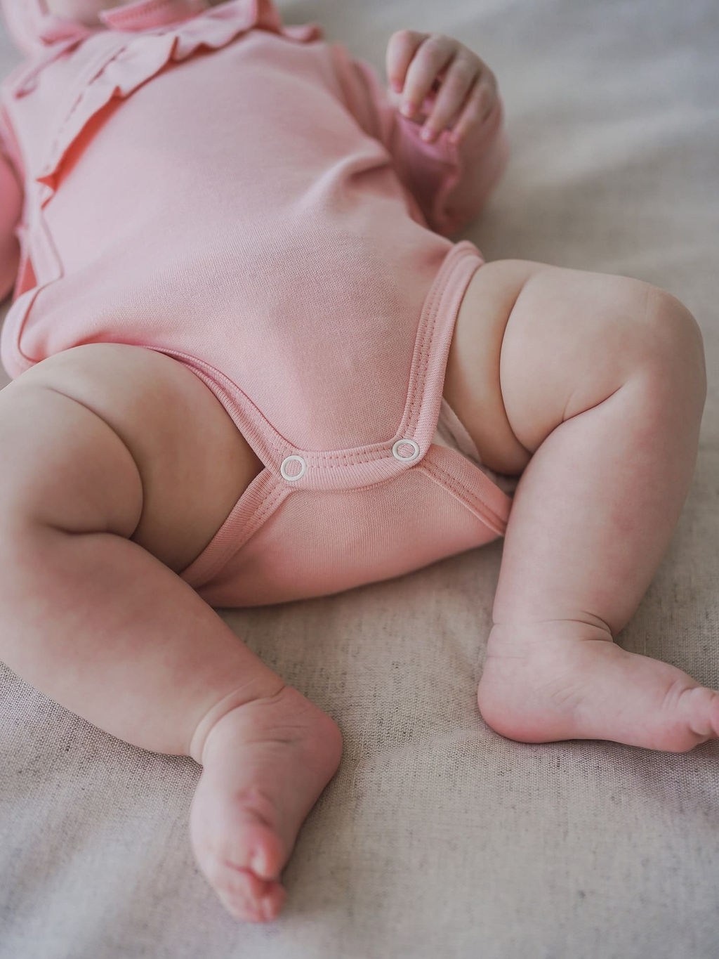 Боди-кимоно с наружными швами и рюшей Чайная роза 0+ - Bungly фото 3