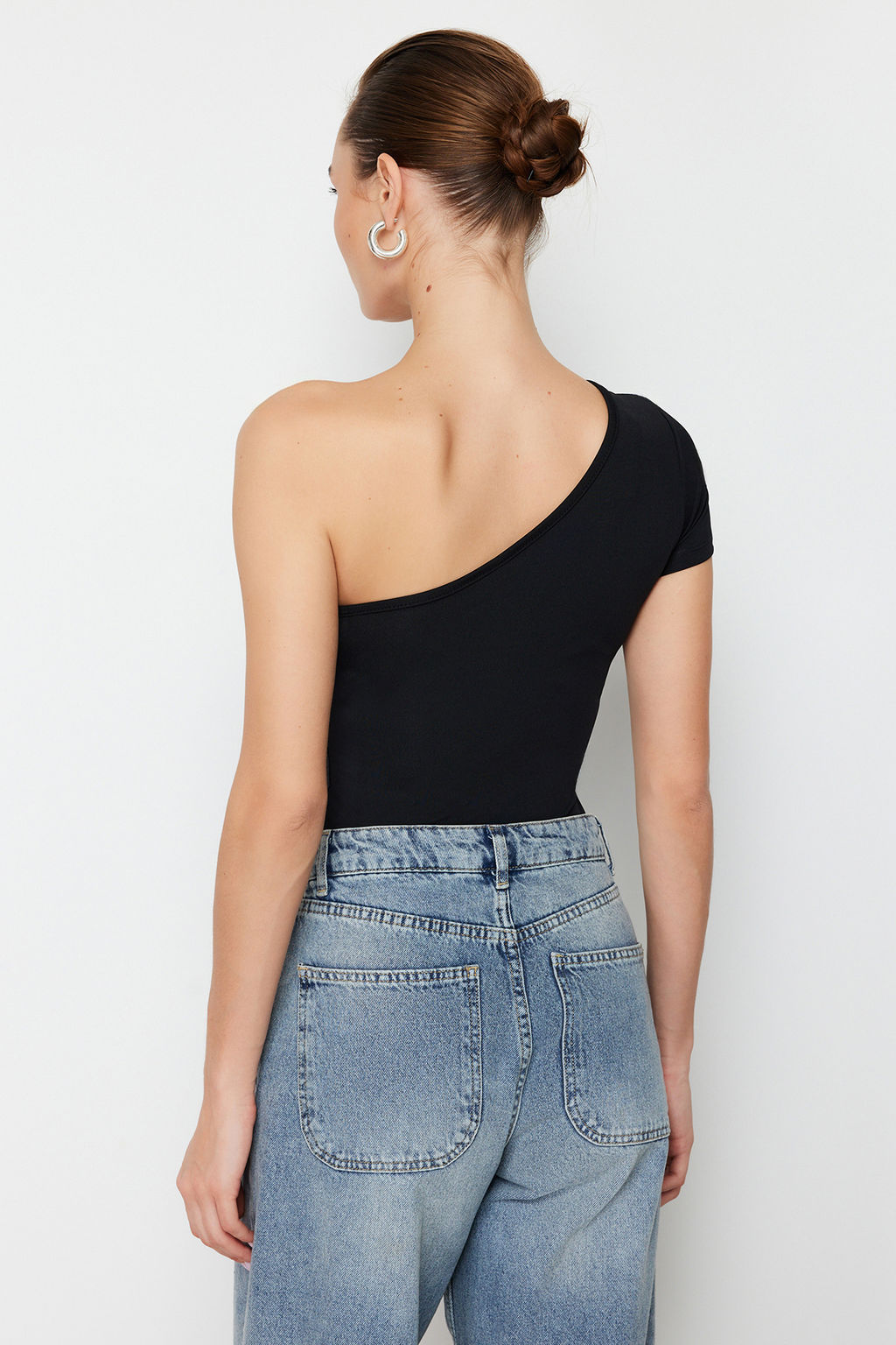 Siyah Fitted/Vucuda Oturan Asimetrik Yaka Tek Kol C?tc?tl? Esnek Orme Body TWOSS24BD00028