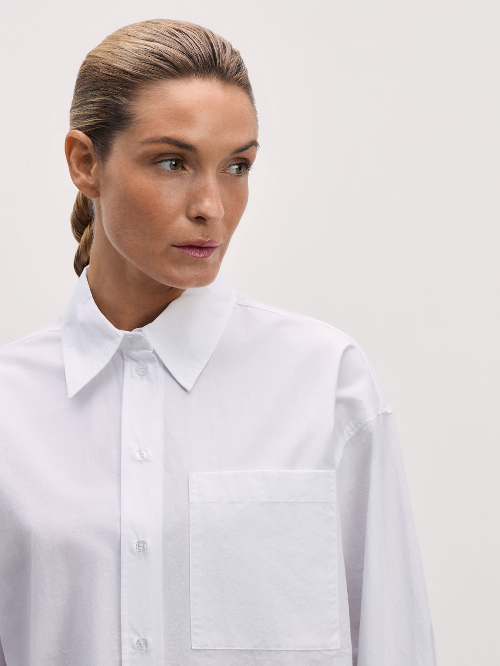 Рубашка оверсайз из хлопка с карманом / Zarina фото 6