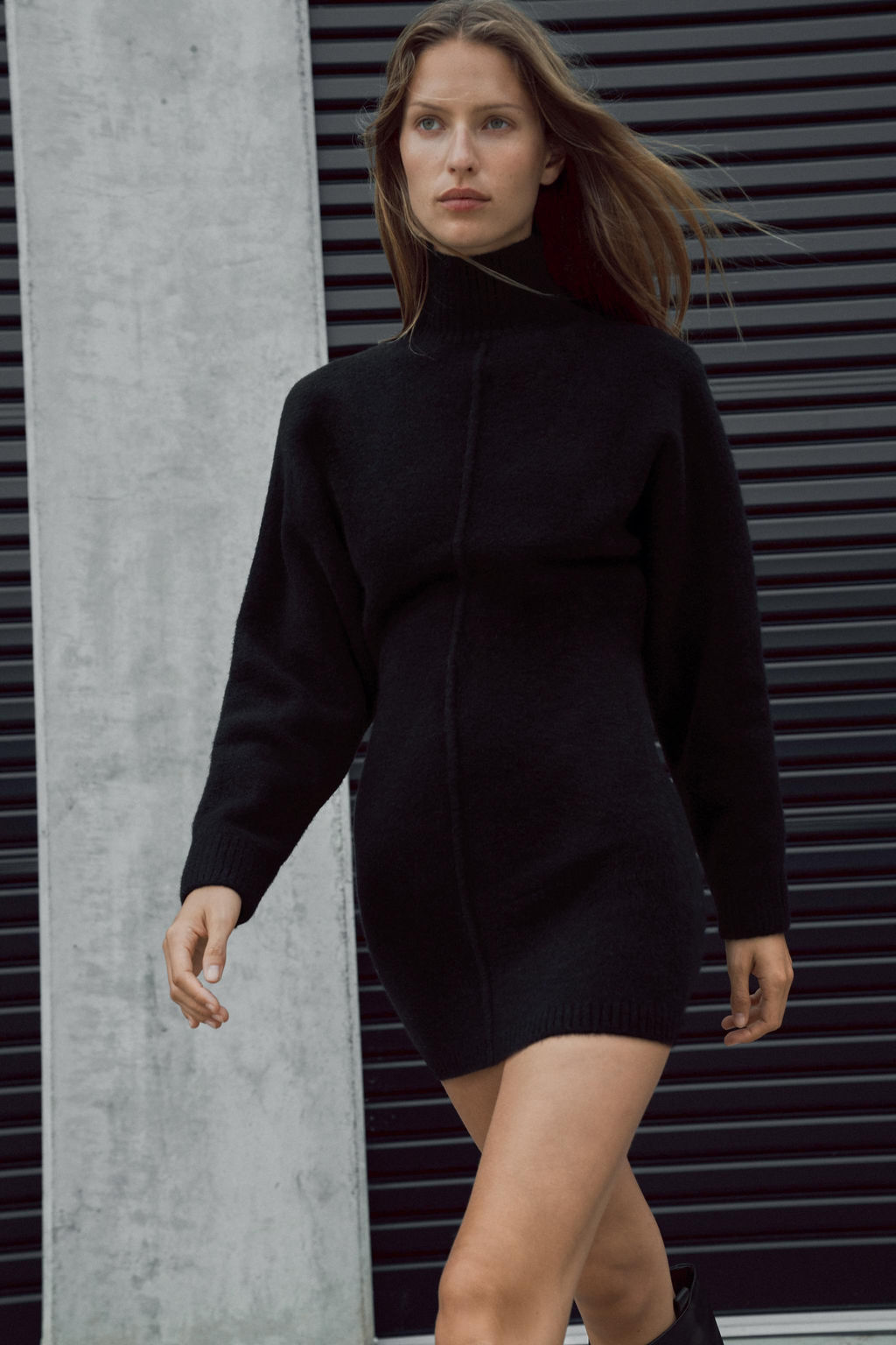 VESTIDO CORTO PUNTO SOFT / Negro - Zara фото 4