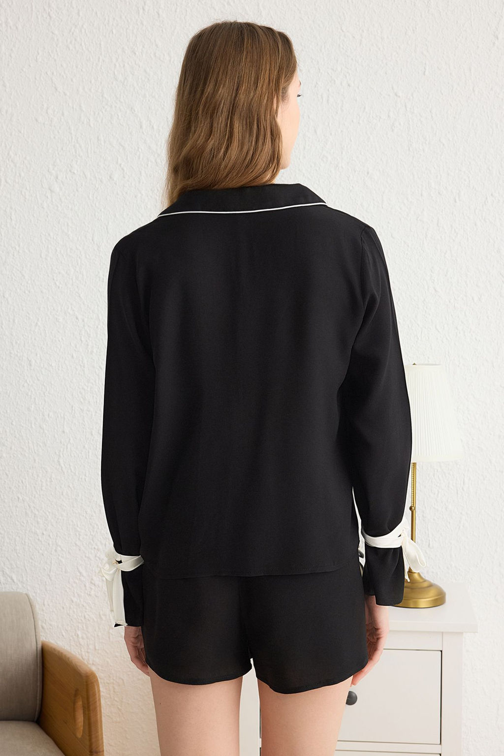 Trendyolmilla Ekru Baglamal?/Kurdele/Fiyonklu ve Biyeli Viskon Sortlu Dokuma Pijama Tak?m? THMSS24PT00047  фото 18