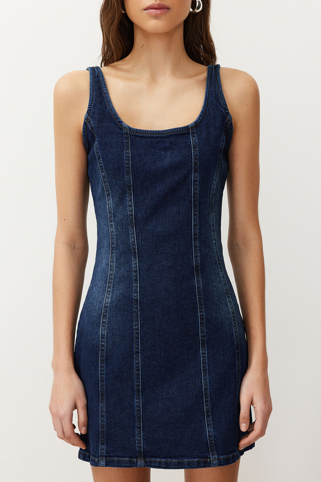 TRENDYOLMILLA Mavi Dikis Detayl? Fitted/Vucuda Oturan Mini Denim Elbise TWOSS24EL00284  фото 4