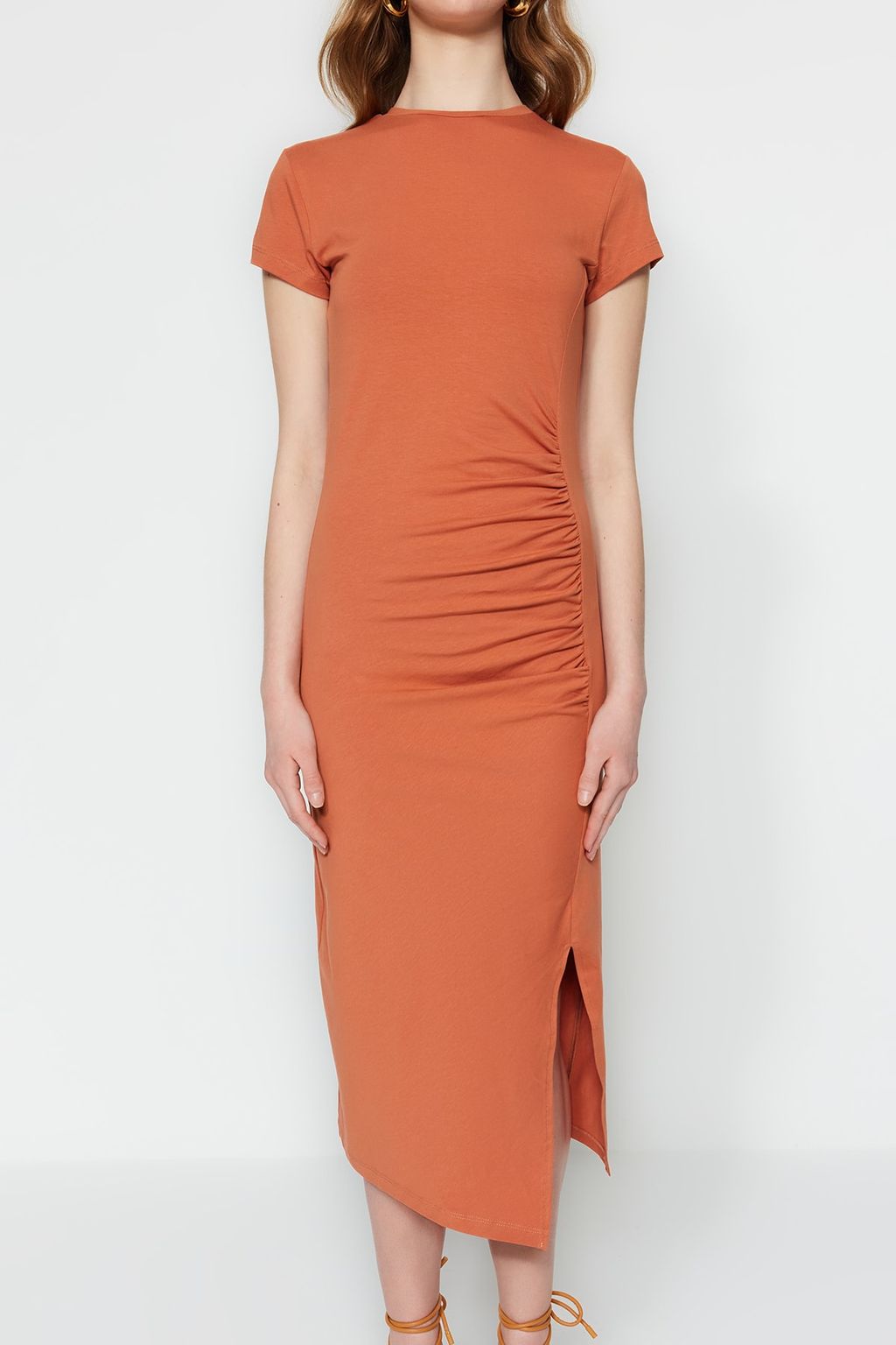 Tarc?n Fitted/Vucuda Oturan Buzgu ve Y?rtmac Detayl? Midi Pamuklu Esnek Orme Elbise TWOSS23EL00777