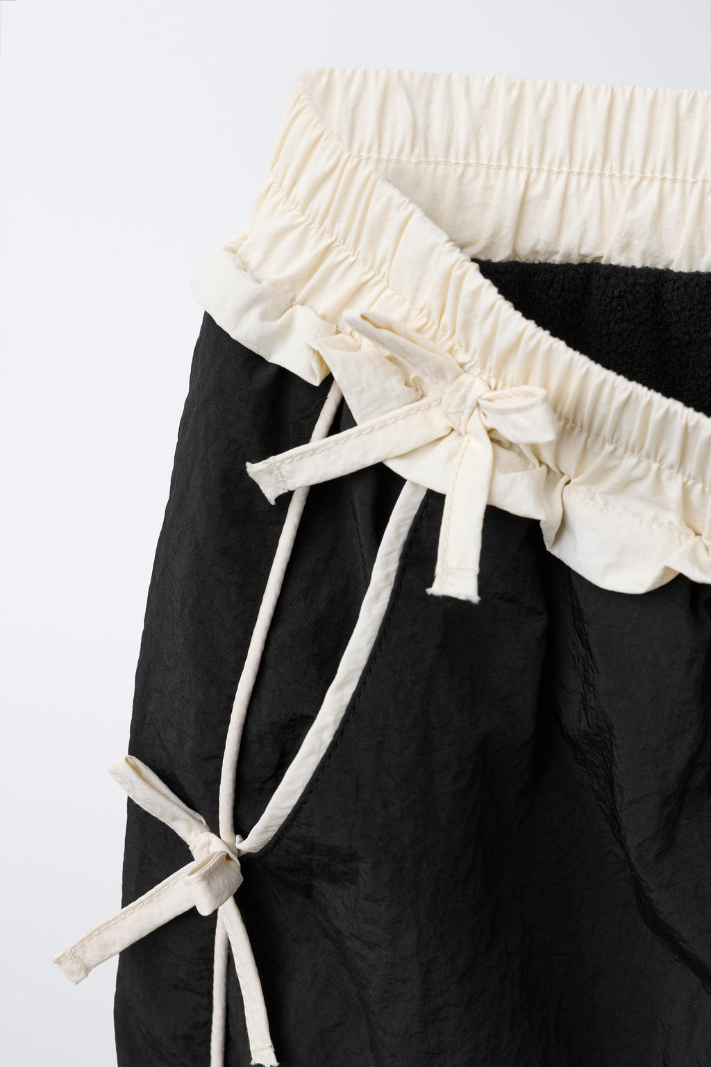 PANTAL?N NYLON FORRO POLAR LAZOS  / Negro - Zara фото 3