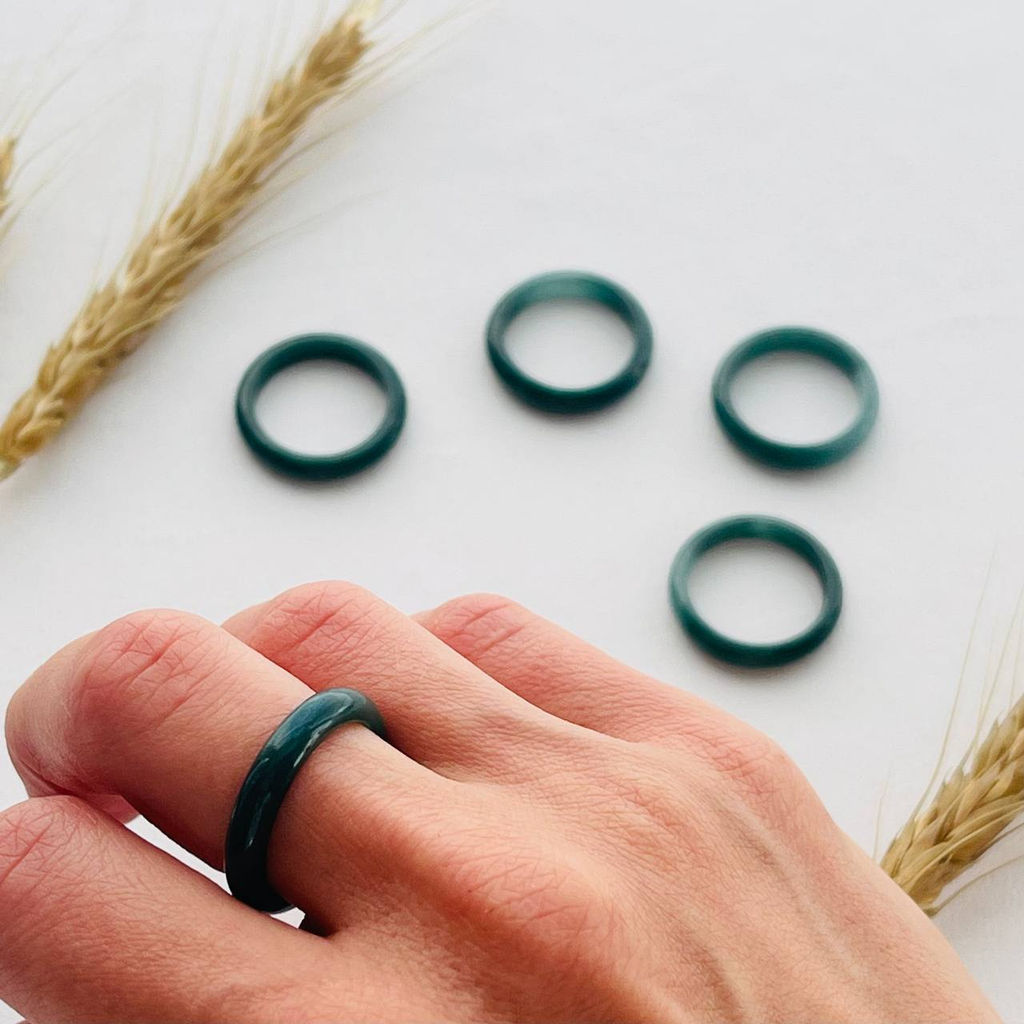 Кольцо из Жадеита цельное 18 р.