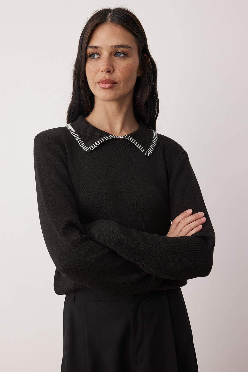 Siyah Pamuk Icerikli Yaka Dikis Detayl? Triko Kazak TWOAW26KZ00204