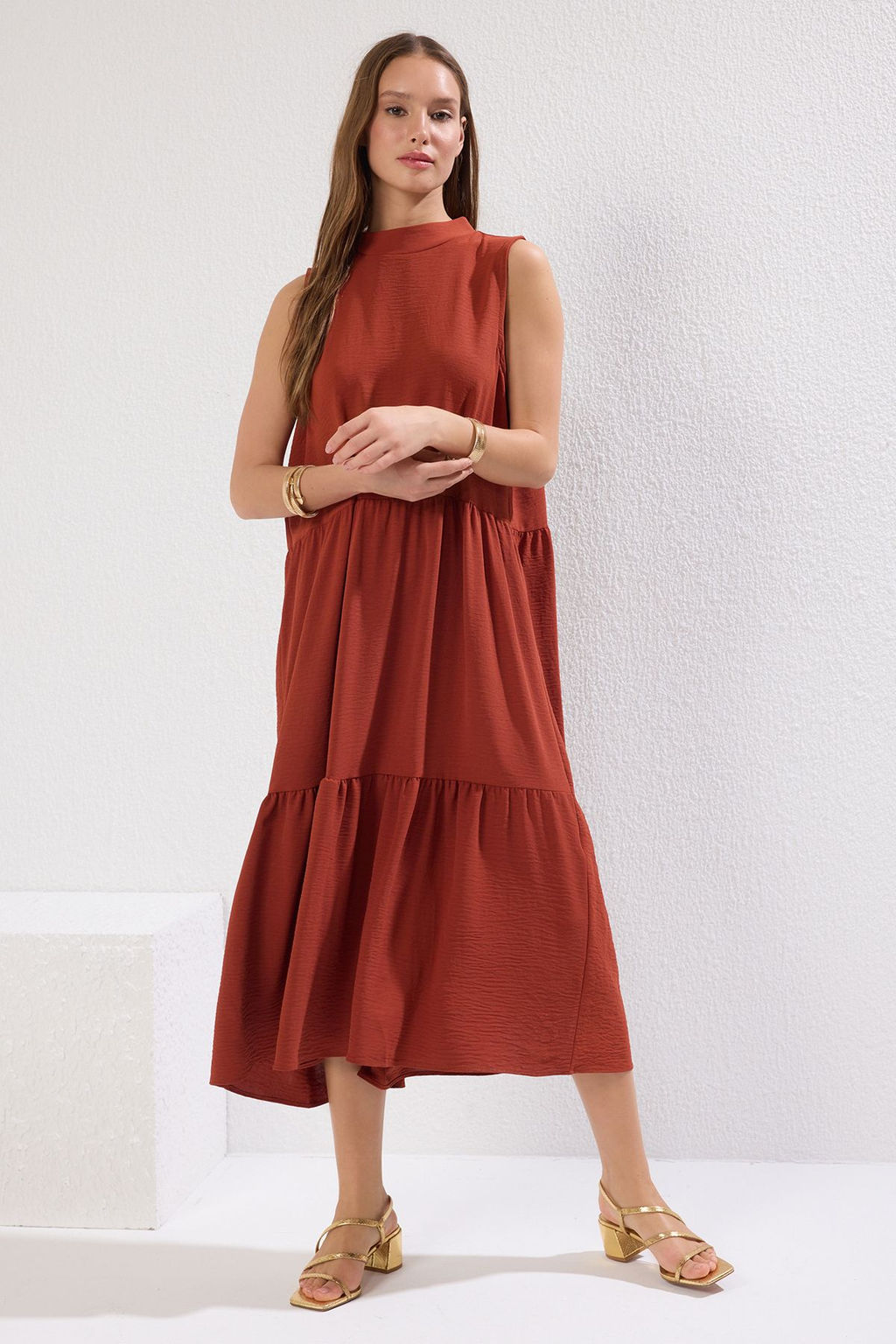 TRENDYOLMILLA Kahverengi Shift/Duz Kesim Dik Yaka Midi Dokuma Elbise TWOSS20EL1864 фото 31