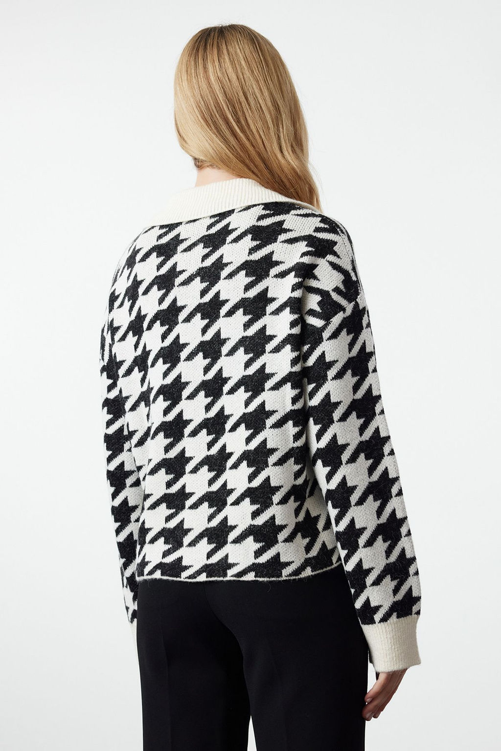 TRENDYOLMILLA Ekru Yumusak Dokulu Mont Gorunumlu Triko H?rka TWOAW25HI00265  фото 5