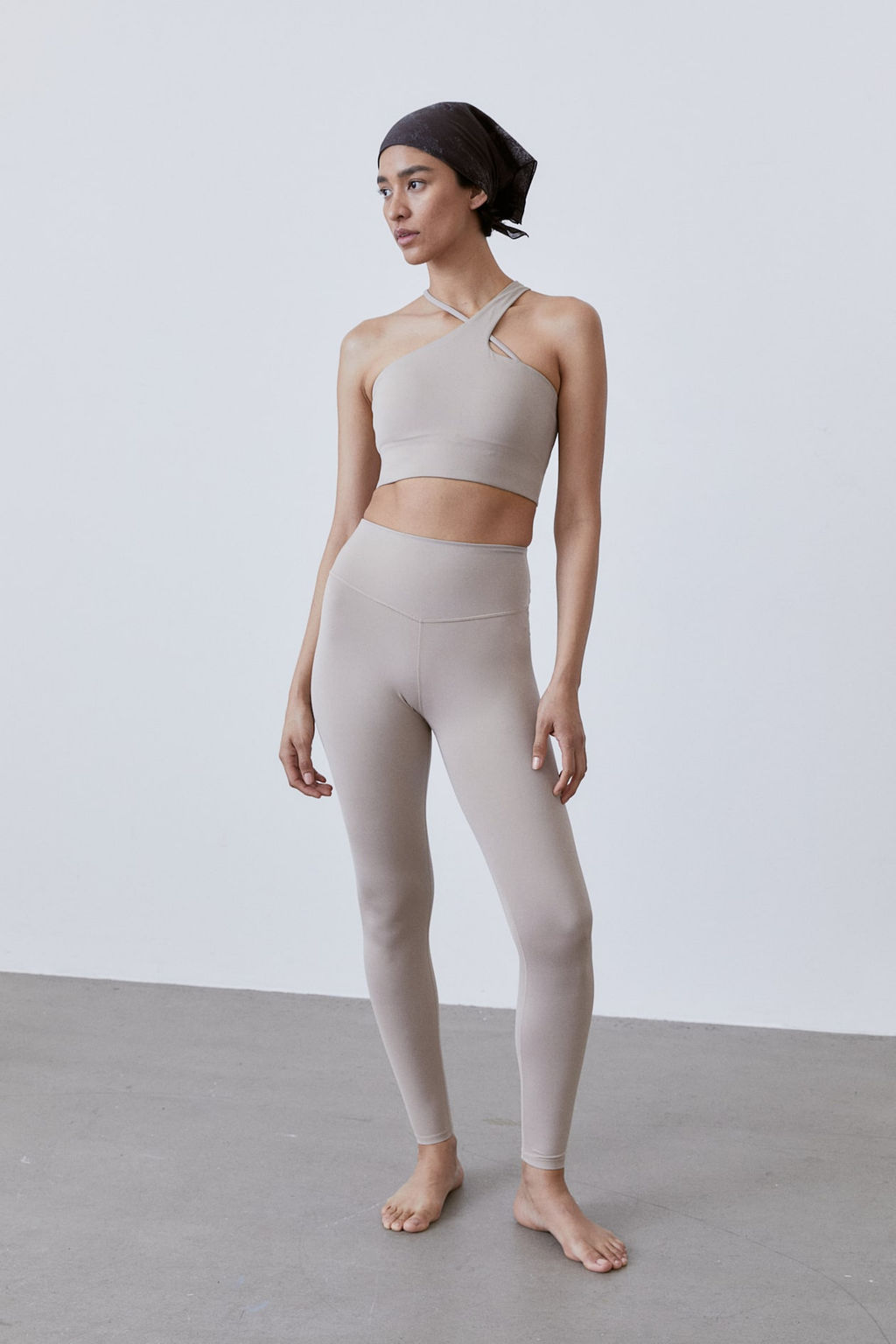 Sujetador de deporte en SoftMove Light Support - H&m фото 3
