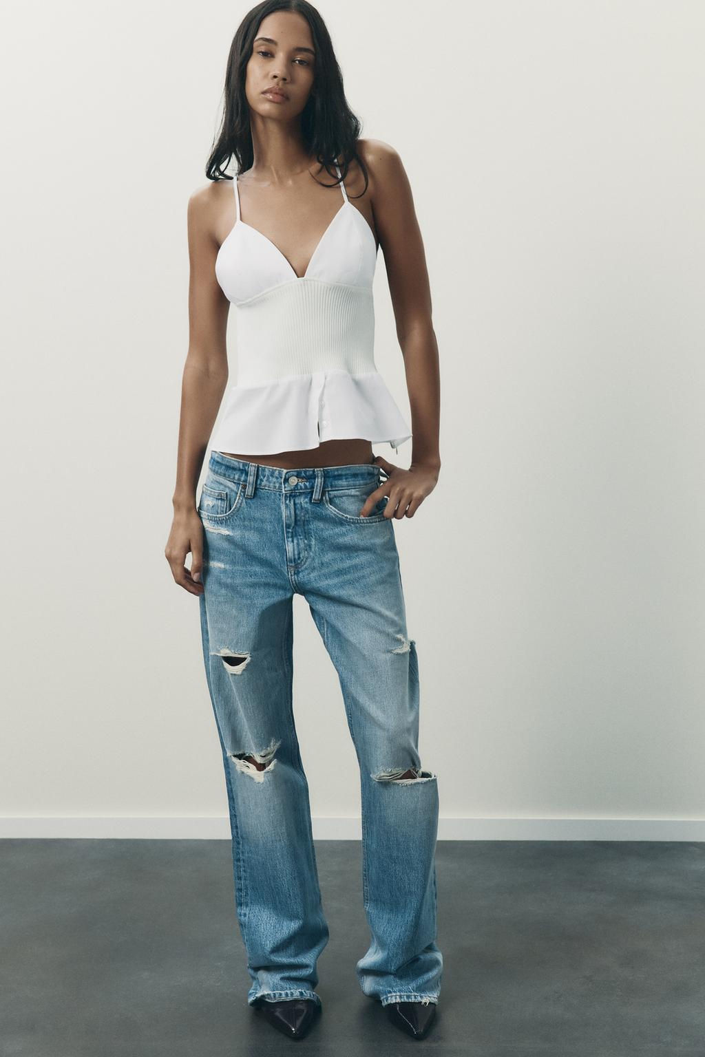 TRF RIPPED MID-WAIST JEANS - Zara фото 3
