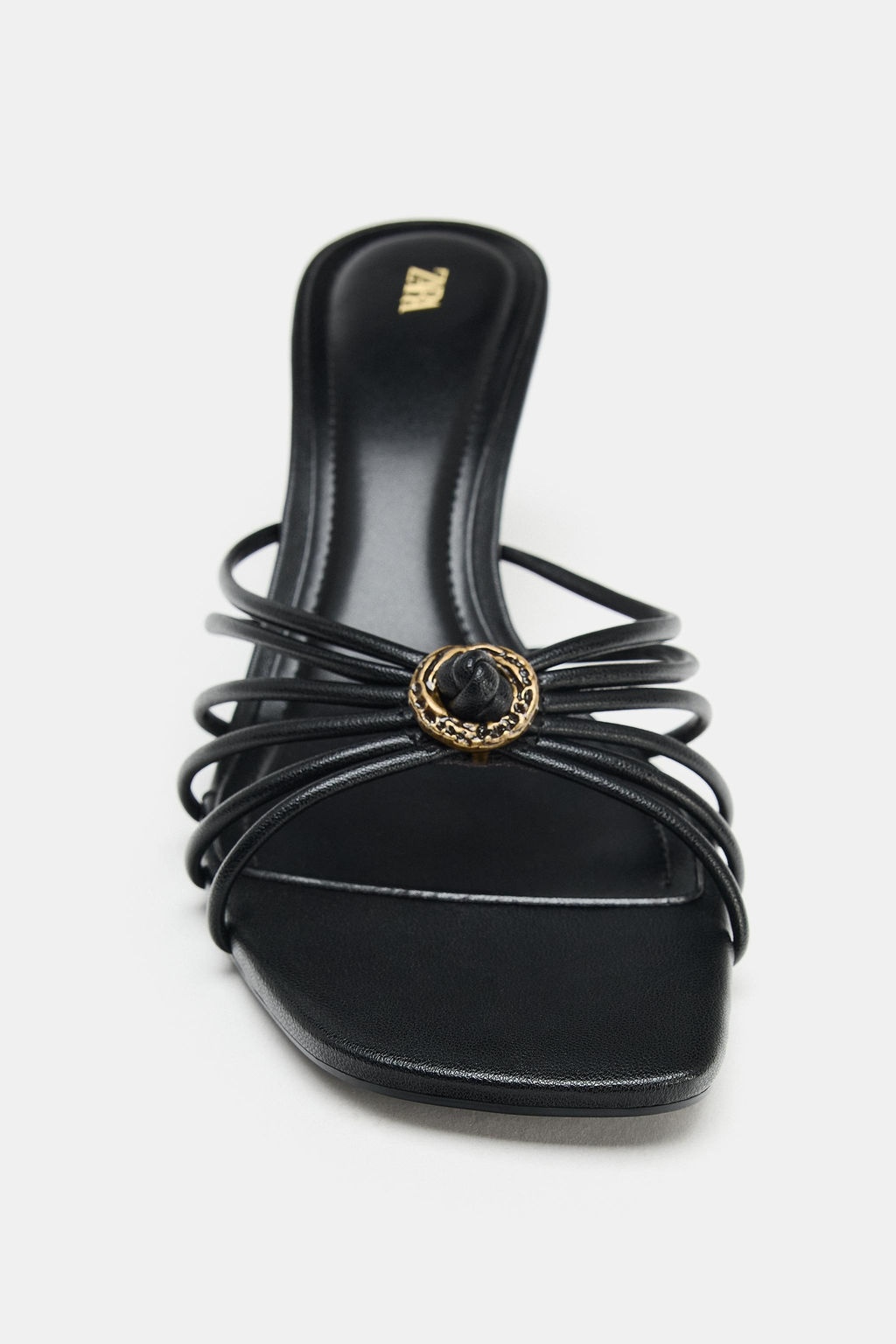 SANDALIA DETALLE MET?LICO / Negro - Zara фото 4