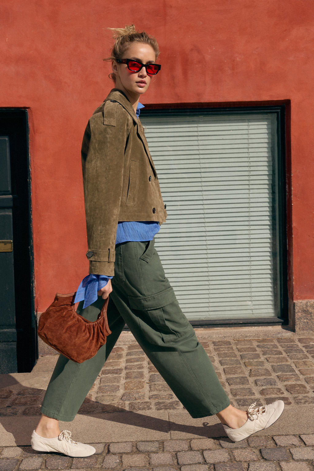 TRENCH CORTA CRUZADA 100% PIEL / Khaki oscuro - Zara фото 3