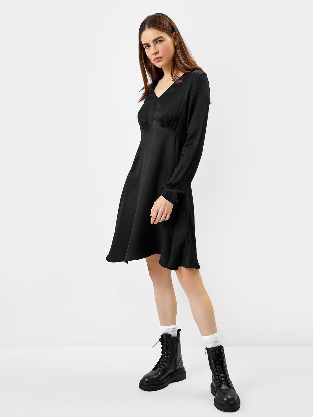 Платье женское миди в черном цвете черный 152379