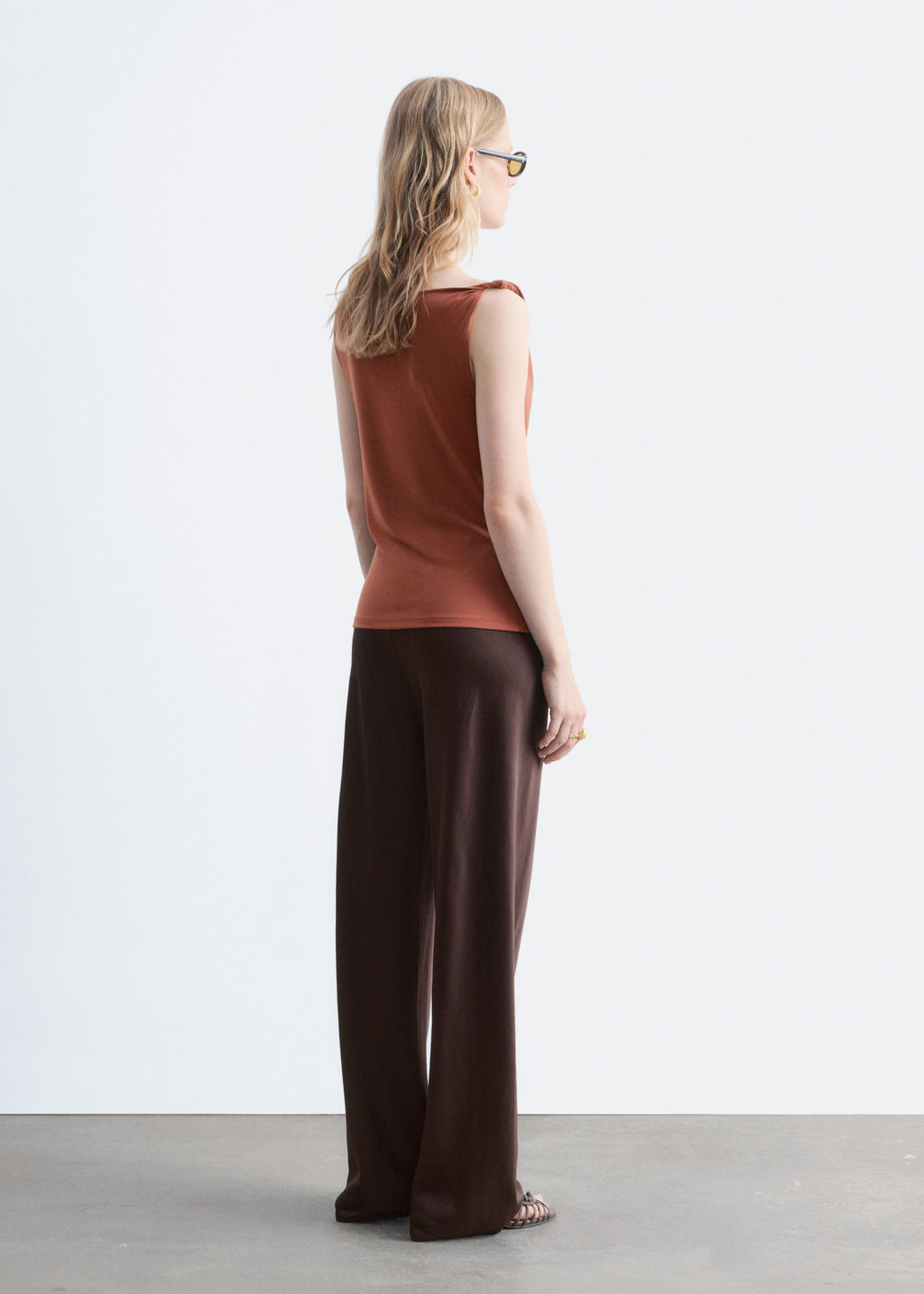 Top de punto con tirantes retorcidos - H&m фото 3