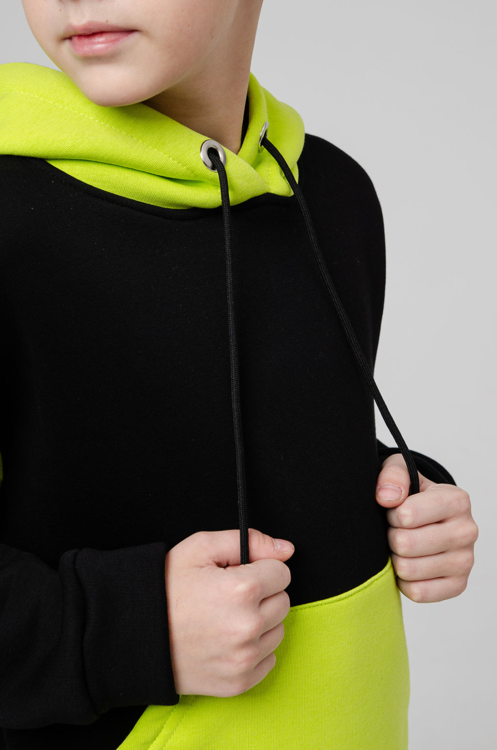 886Д Костюм детский "Черный/салатовый"