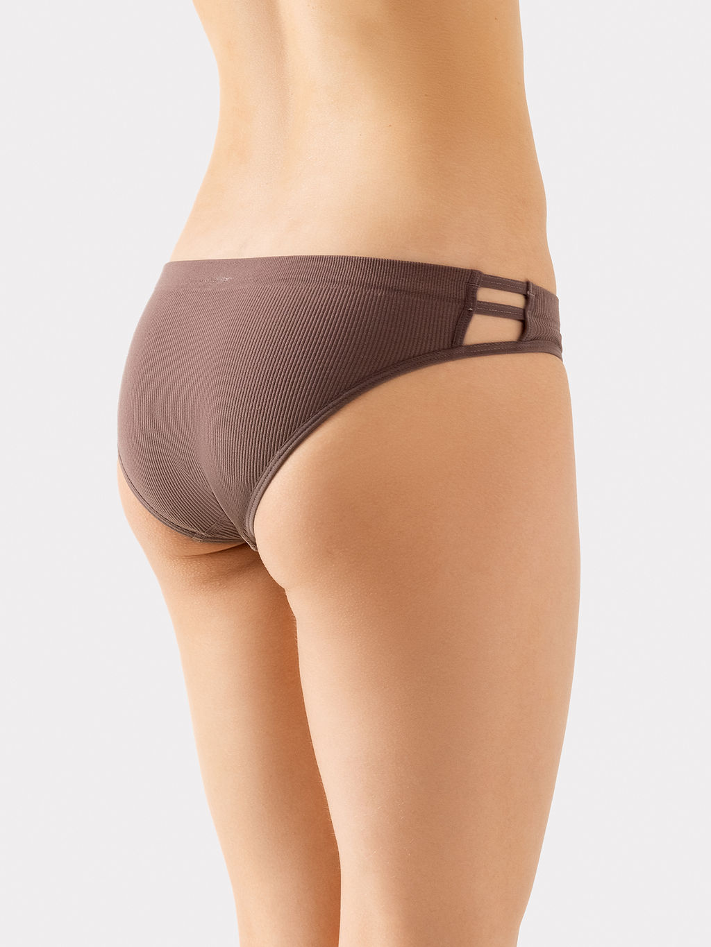Цена за 2 штуки! Трусы женские слип-бикини в бежевом цвете тауп 412718