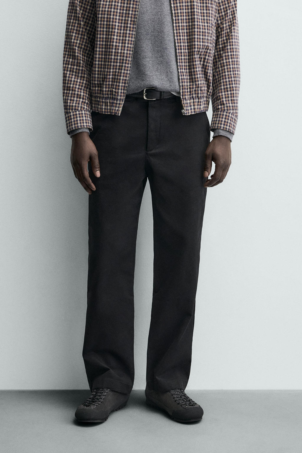 REGULAR FIT CHINO TROUSERS - Zara фото 19