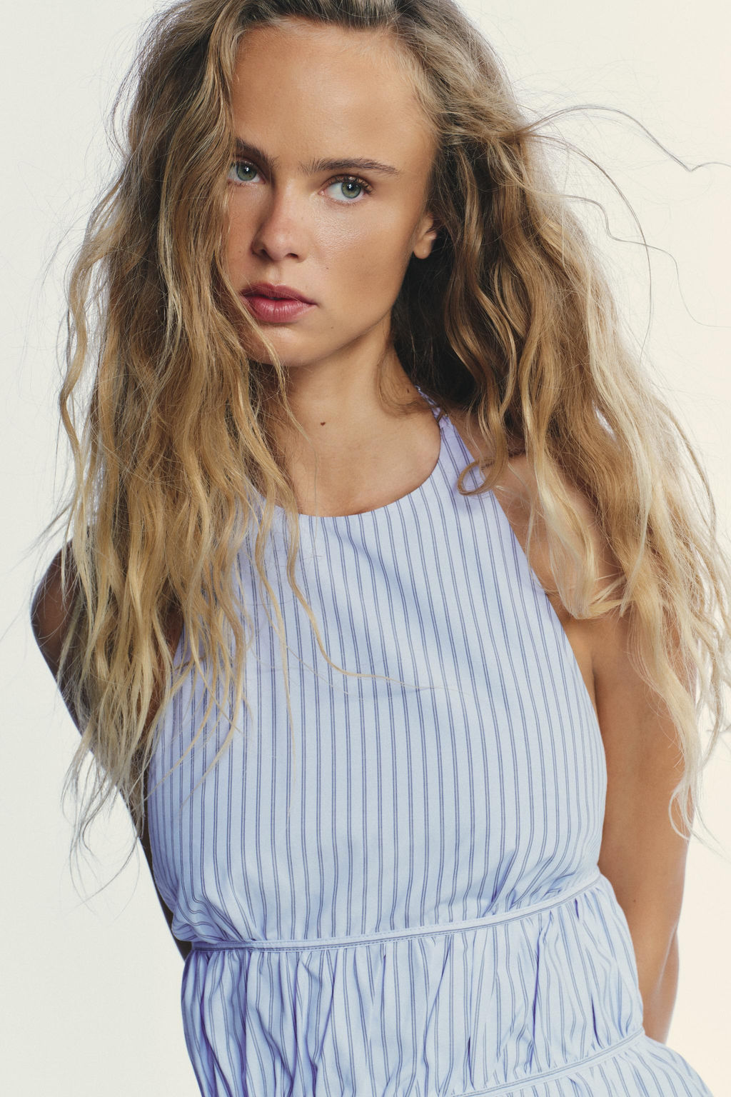 STRIPED POPLIN HALTER TOP - Zara фото 10