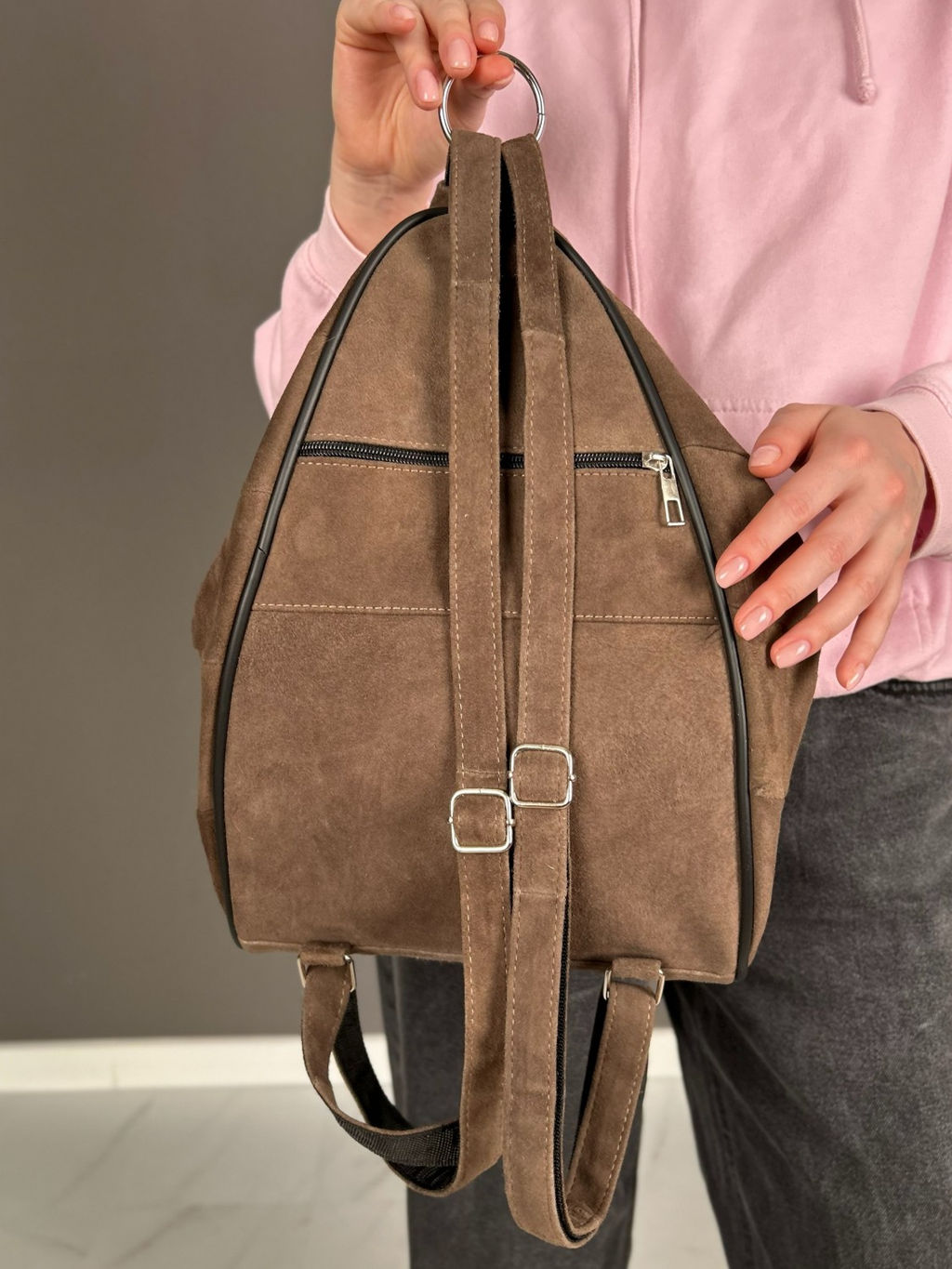 Сумка-рюкзак женская из телячьей кожи