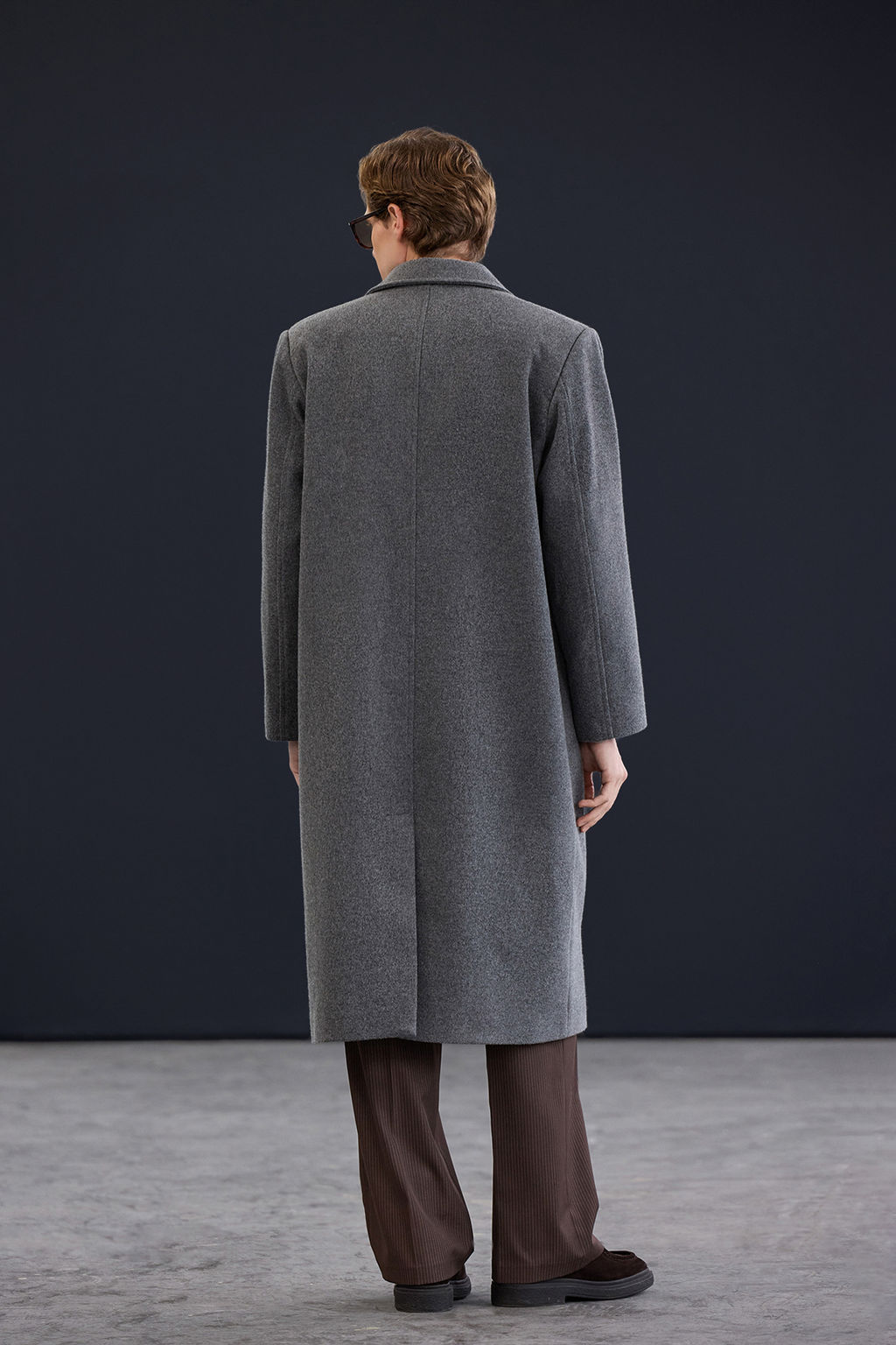 Trendyol Studio Ac?k Gri Oversize Erkek Kaban TMNAW26KB00000