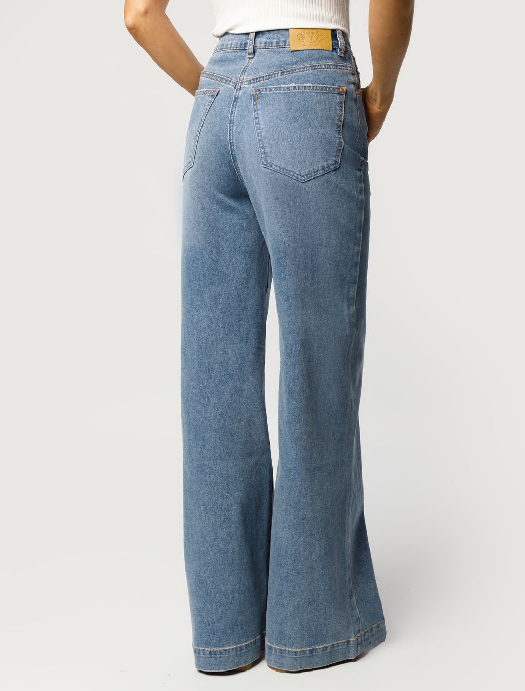 Джинсы-трубы из эластичного денима - Vilatte фото 4