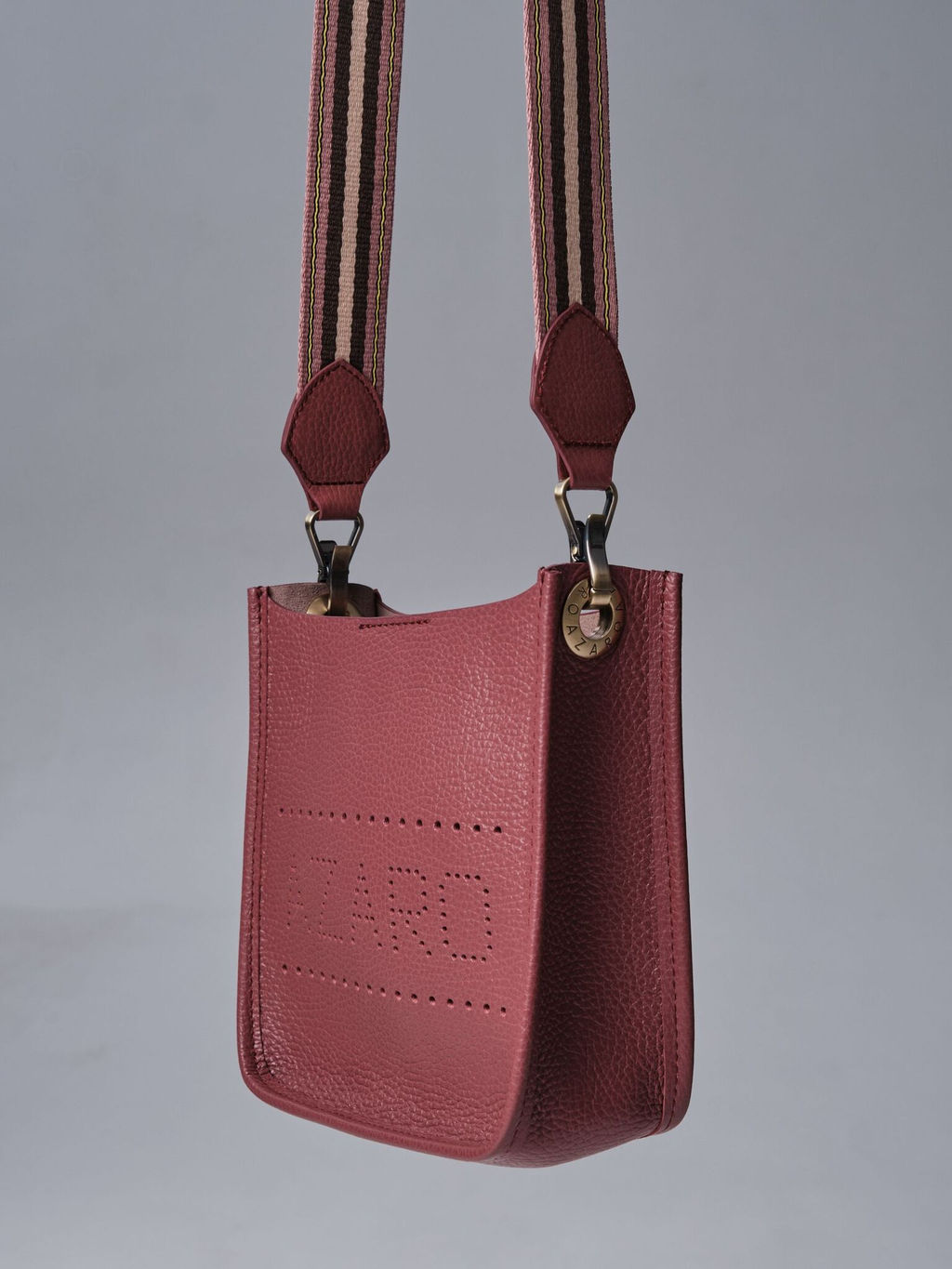 Сумка кожаная на плечо Azaro 30996 красная луна