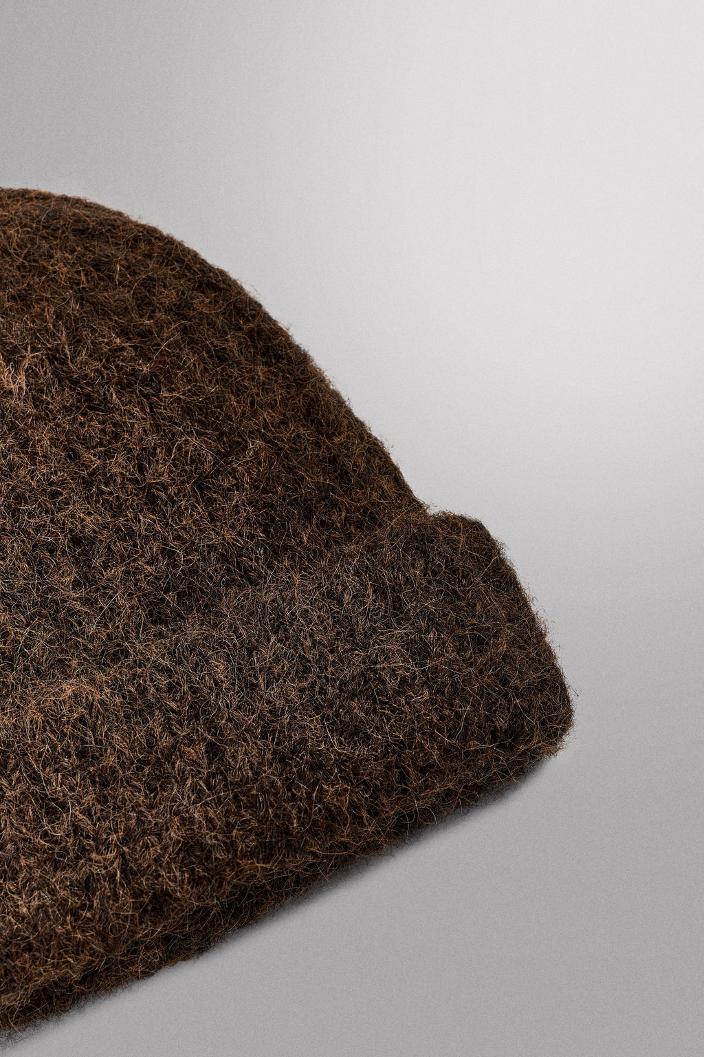 GORRO PUNTO ESTRUCTURA / Marr?n