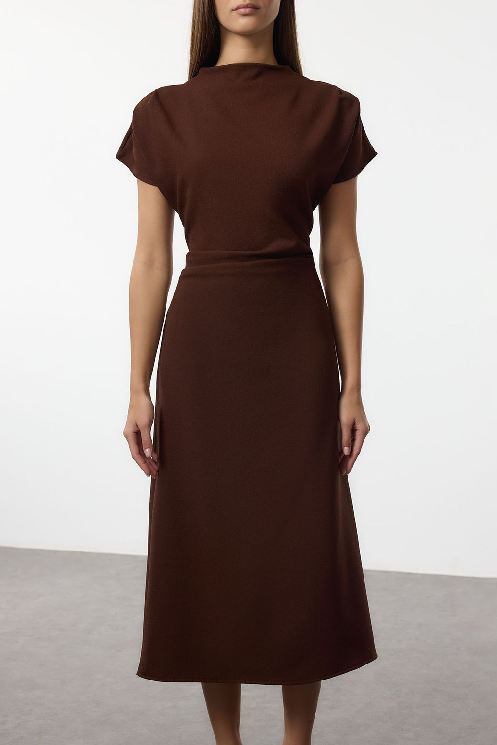 TRENDYOLMILLA Kahverengi A Kesim Degaje Yaka Midi Krep Dokuma Elbise TWOAW25EL00393  фото 7