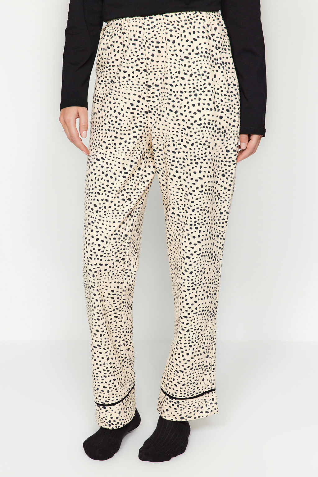 Trendyolmilla Siyah-Cok Renkli %100 Pamuklu Leopar Desenli Tshirt-Pantolon Orme Pijama Tak?m? THMAW24PT00209