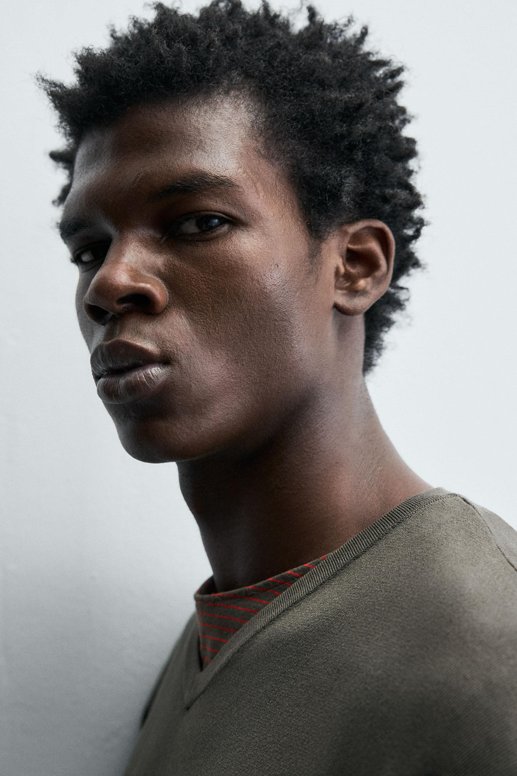 BASIC V-NECK SWEATER - Zara фото 14