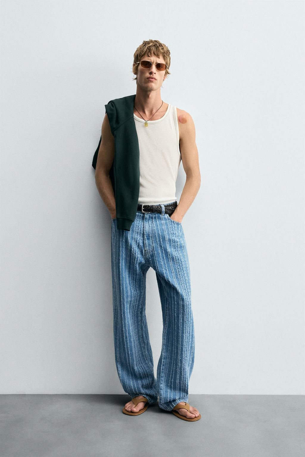 TANK T-SHIRT WITH CONTRAST TOPSTITCHING