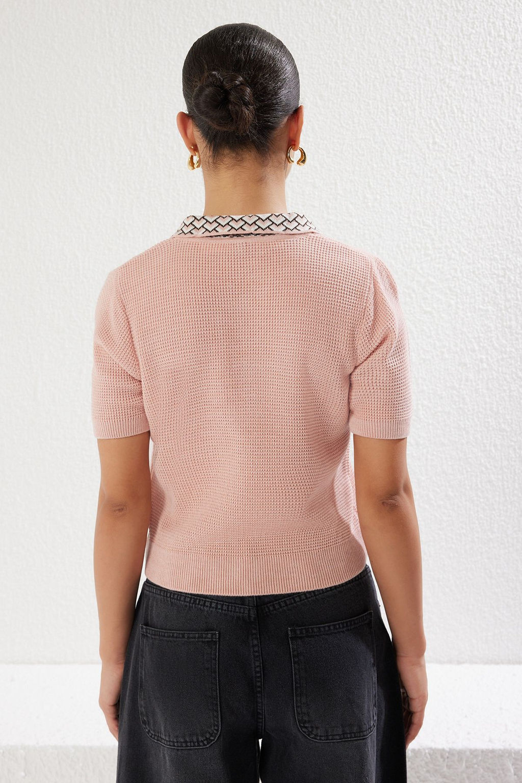 Trendyolmilla Ekru Yaka Desenli Triko Bluz TWOAW24BZ00011  фото 5