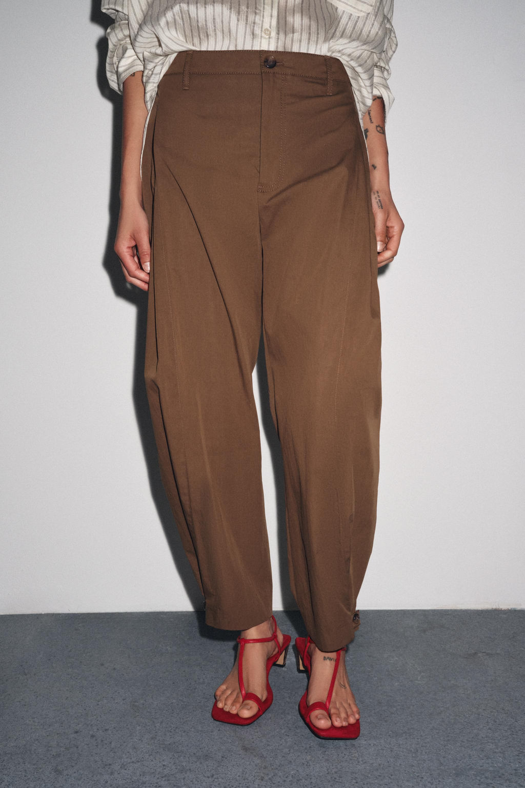 ZW COLLECTION DARTED TROUSERS WITH BELT LOOPS - Zara фото 20