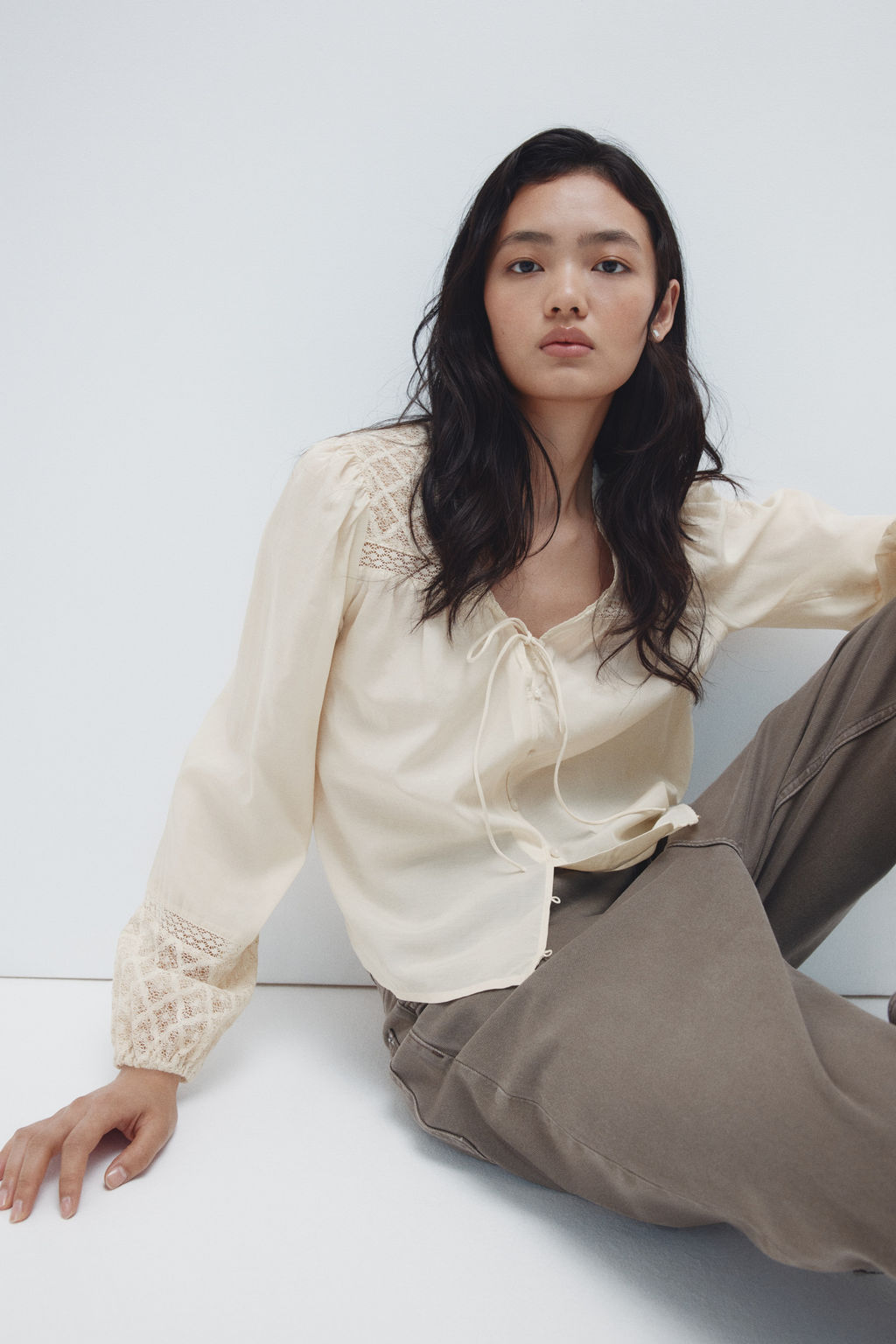 Blusa con detalles de encaje - H&m фото 7