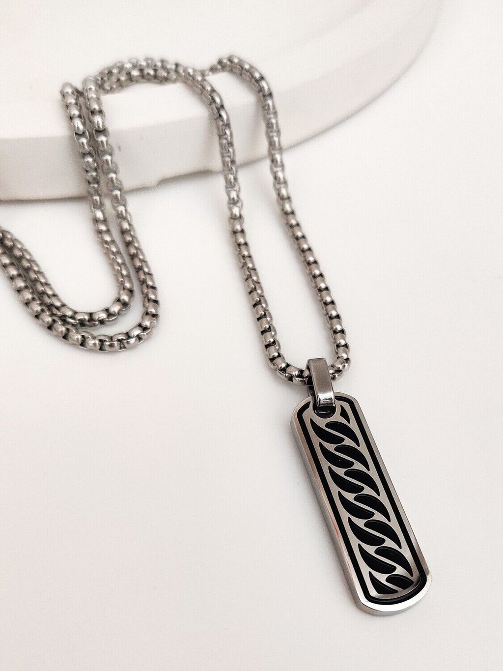 Кулон из стали на цепочке