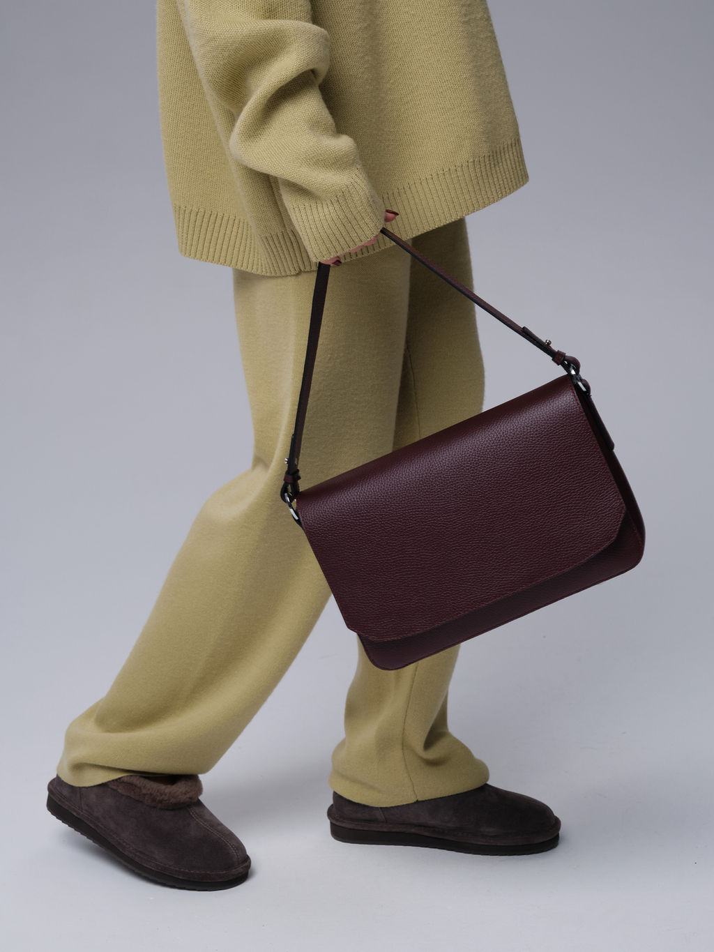 Сумка на плечо Deboro 30512 зимняя вишня