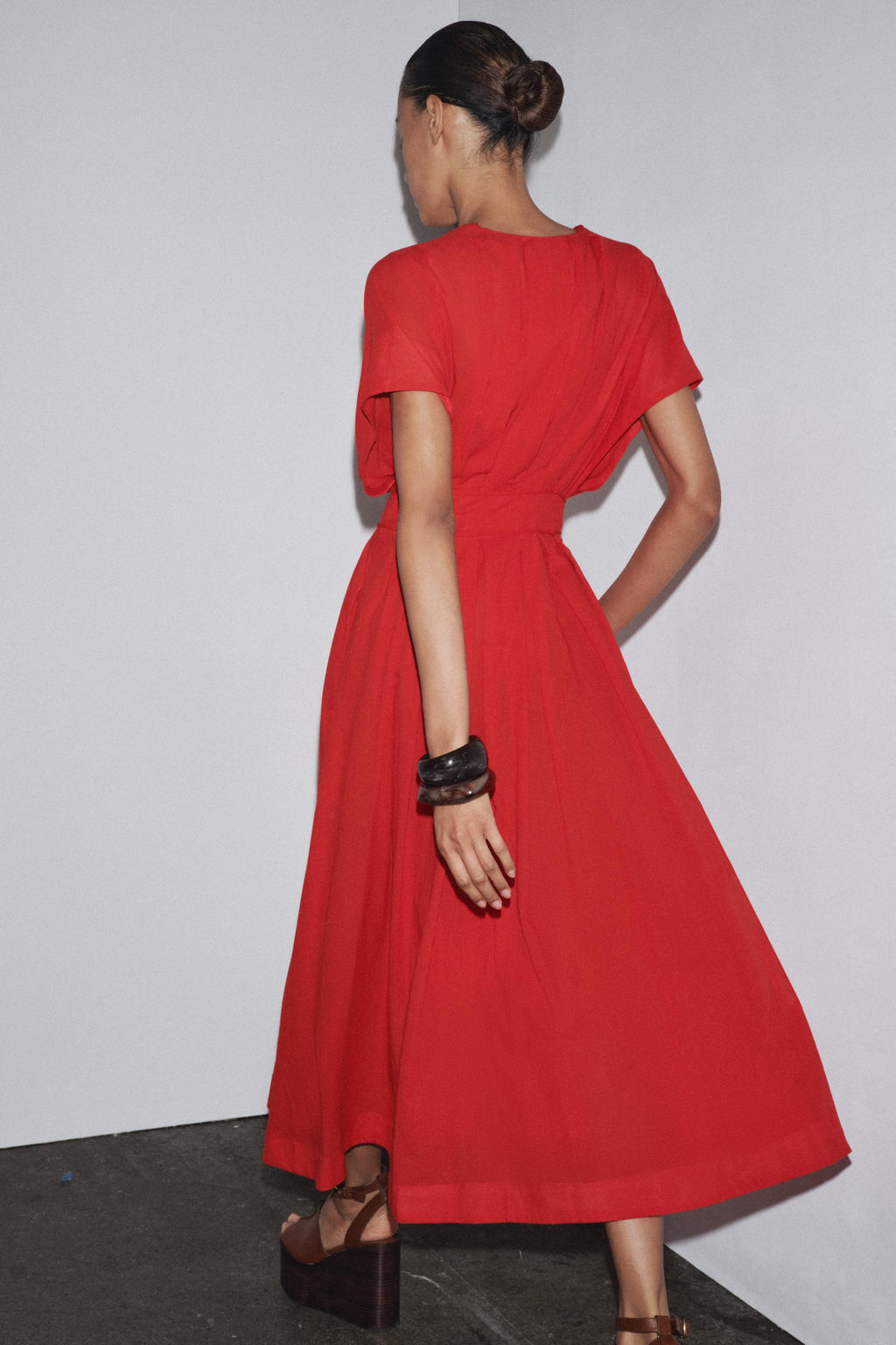 ZW COLLECTION MIDI DARTED DRESS - Zara фото 3