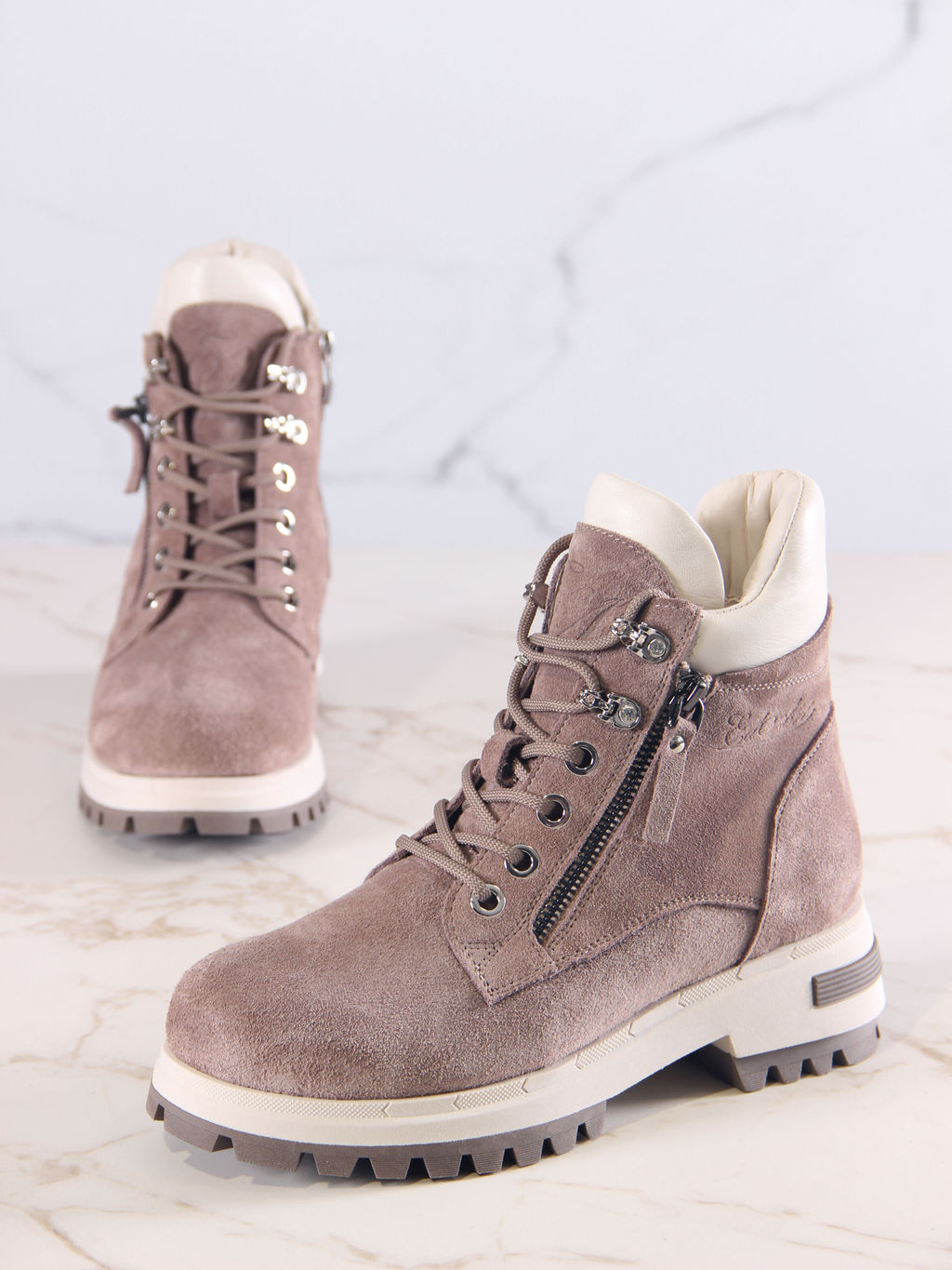 Ботинки 261.uno9br.Капучино замша+бежевый/мех