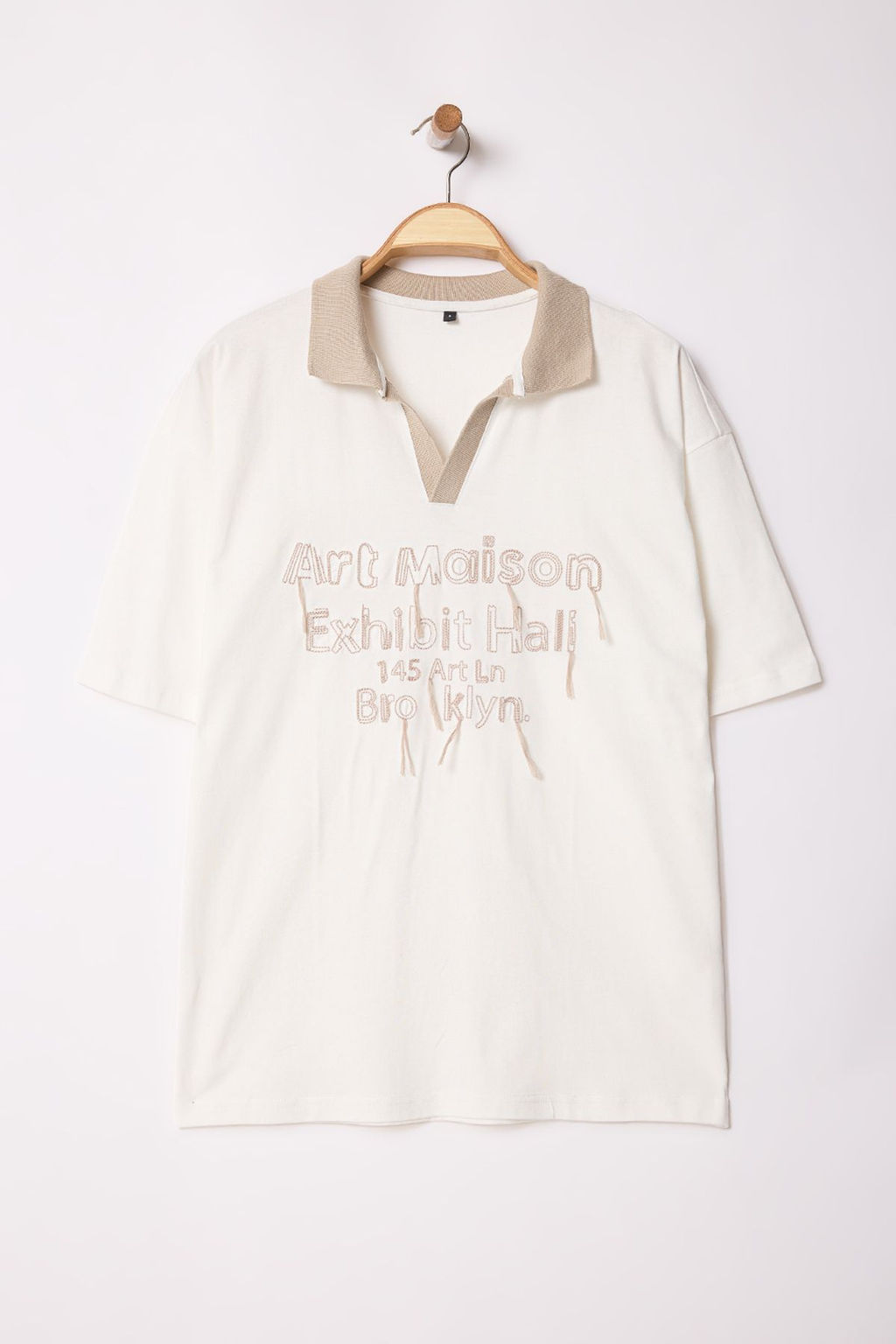 TRENDYOL MAN Limited Edition Ekru Oversize/Genis Kesim Ozel Nak?sl? Polo Yaka T-shirt TMNSS25PO00030 - Trendyolmilla фото 4